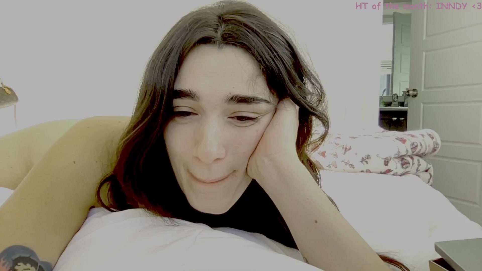 Gallery image thumbnail from Itsivyblue's myfreecams stream on, 11/19/2025, 17:40 image 17 of 20