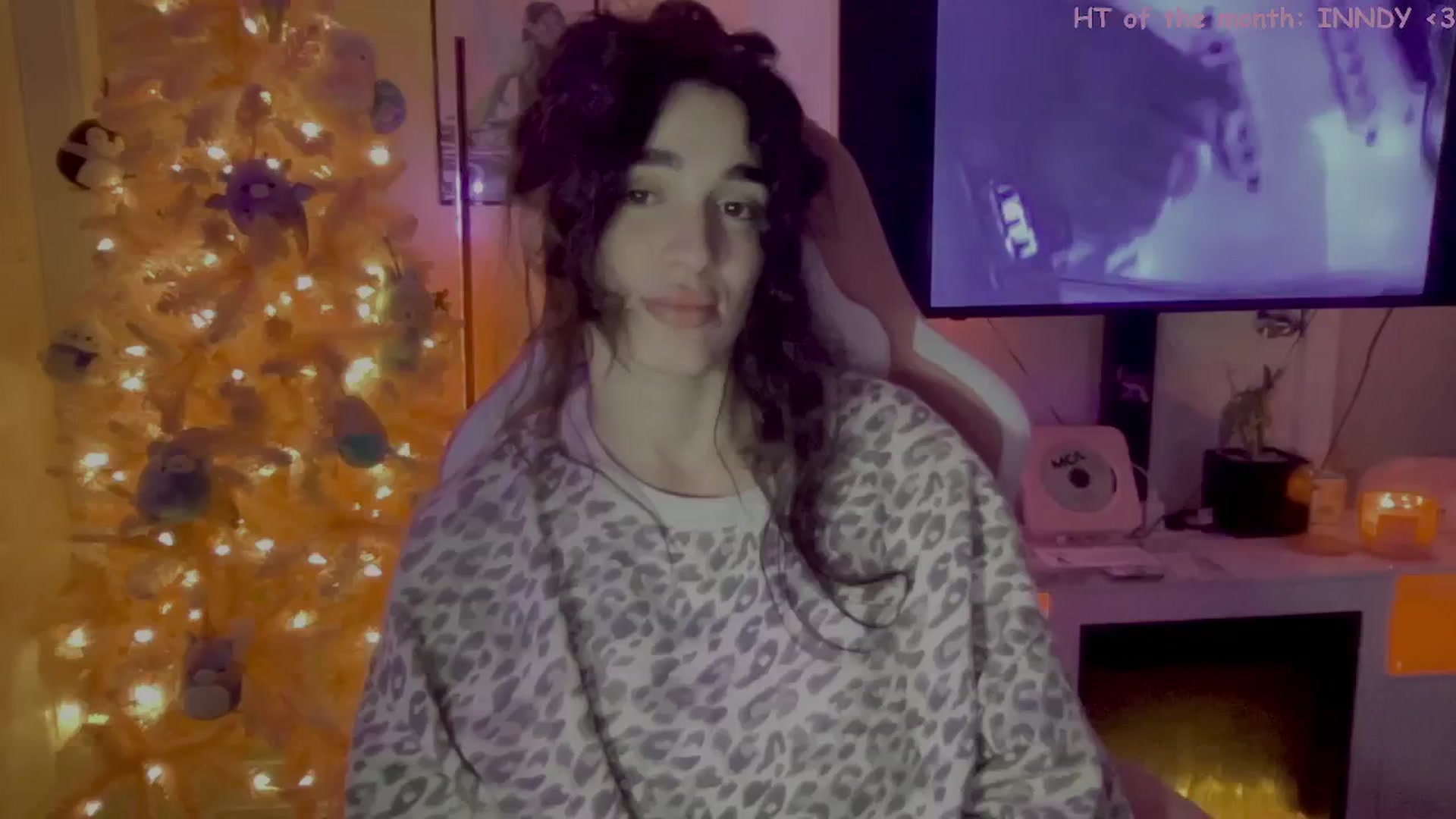 Gallery image thumbnail from Itsivyblue's myfreecams stream on, 12/04/2025, 02:26 image 16 of 20