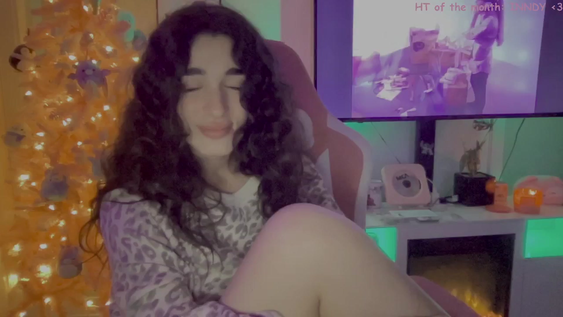 Gallery image thumbnail from Itsivyblue's myfreecams stream on, 12/04/2025, 02:26 image 5 of 20