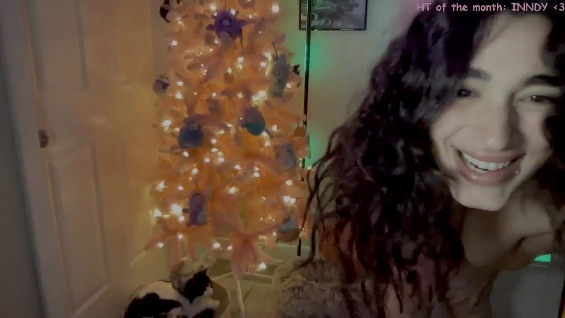 Gallery image thumbnail from Itsivyblue's myfreecams stream on, 12/04/2025, 05:18 image 2 of 20