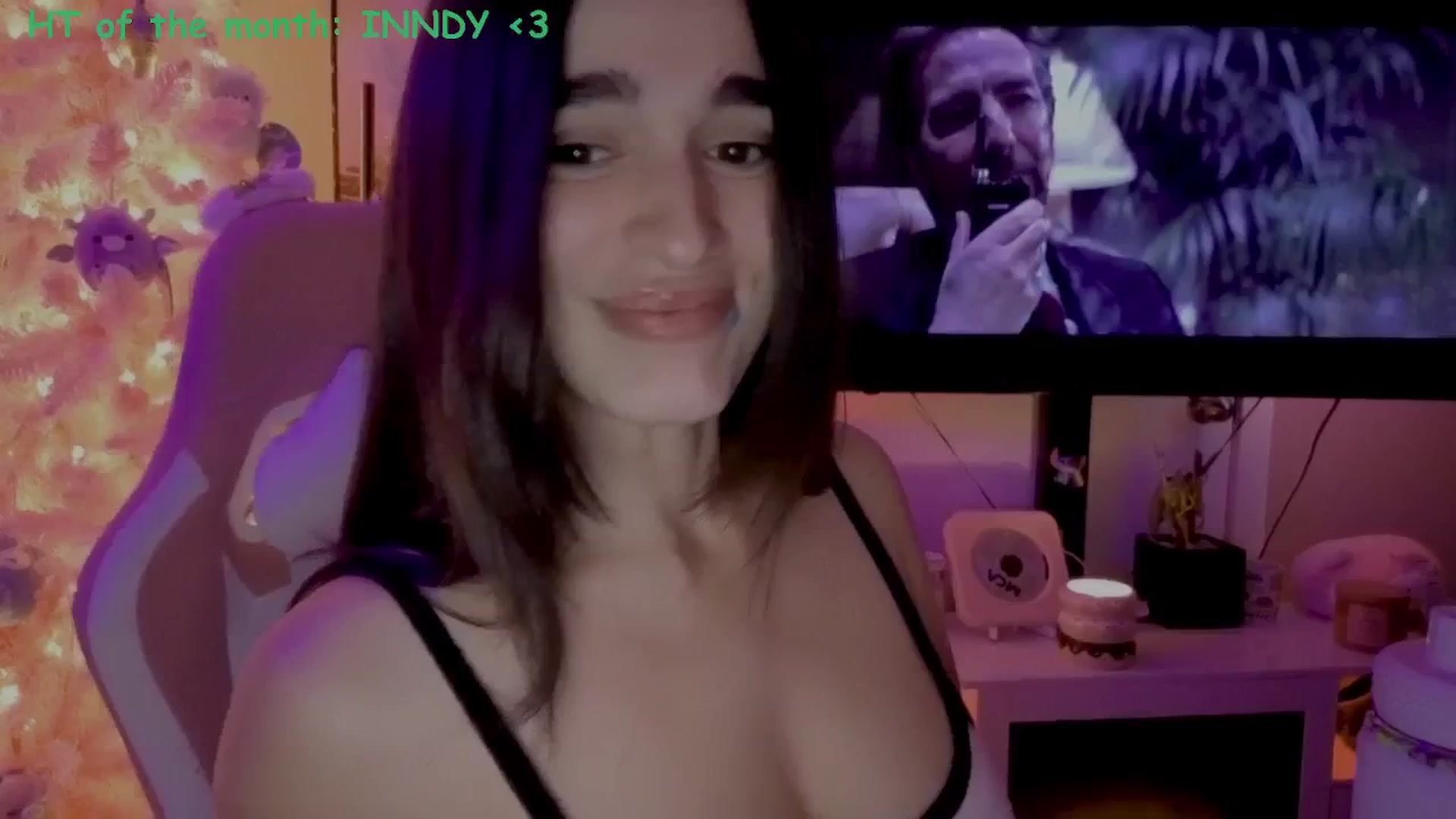 Gallery image thumbnail from Itsivyblue's myfreecams stream on, 12/05/2025, 08:44 image 9 of 20
