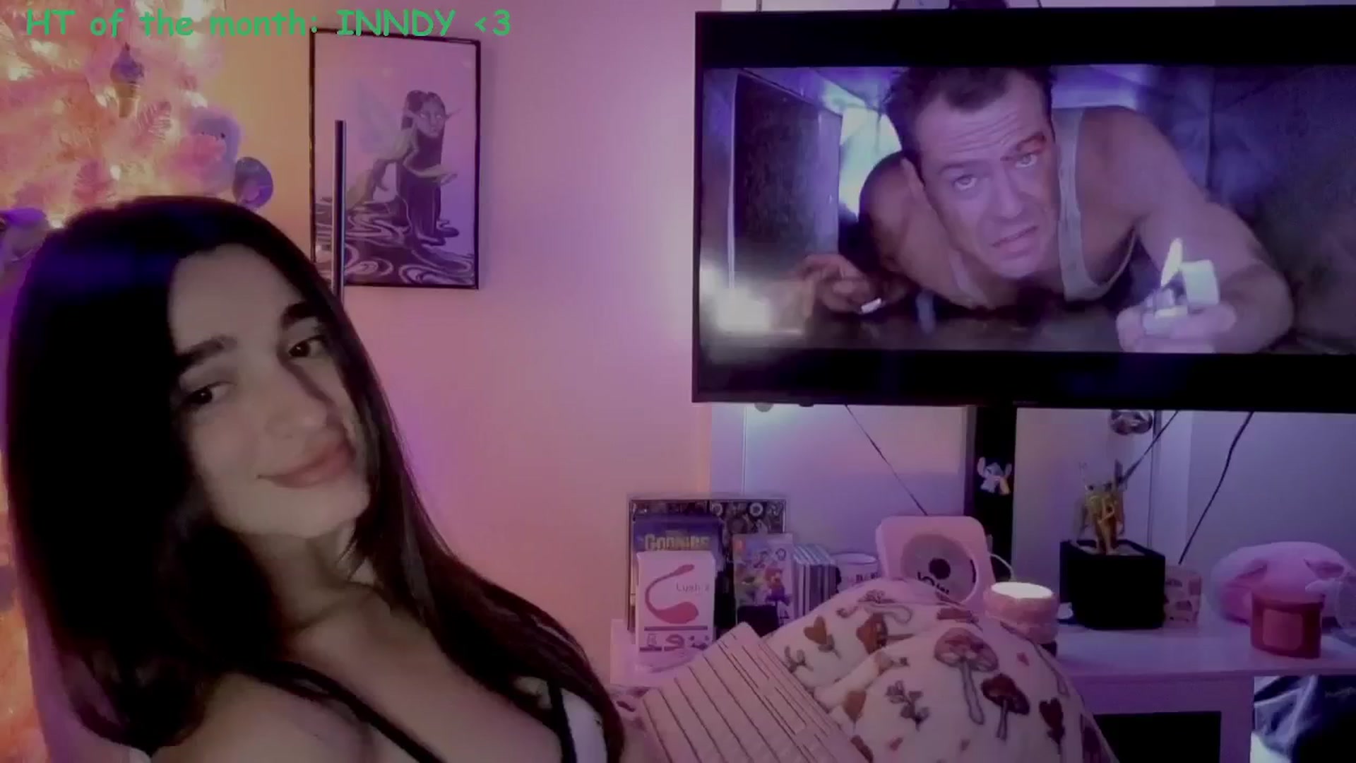 Gallery image thumbnail from Itsivyblue's myfreecams stream on, 12/05/2025, 08:44 image 6 of 20