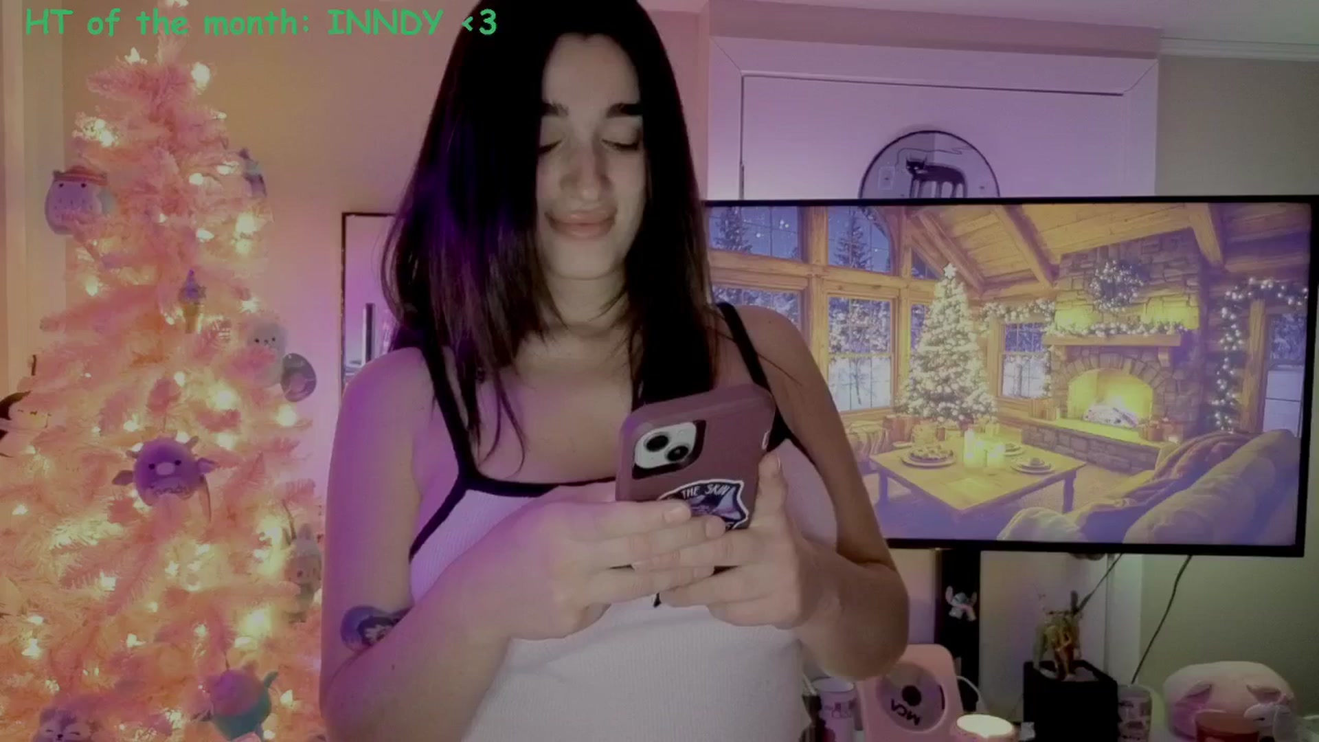 Gallery image thumbnail from Itsivyblue's myfreecams stream on, 12/05/2025, 08:44 image 15 of 20