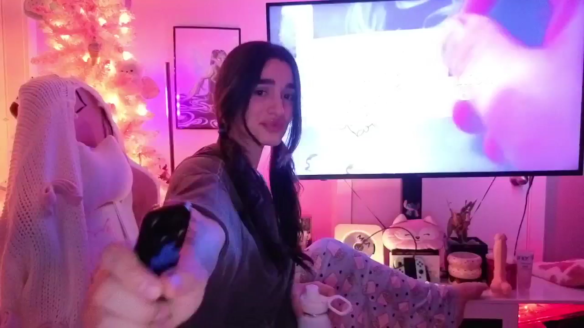 Gallery image thumbnail from Itsivyblue's myfreecams stream on, 12/12/2025, 06:22 image 5 of 20