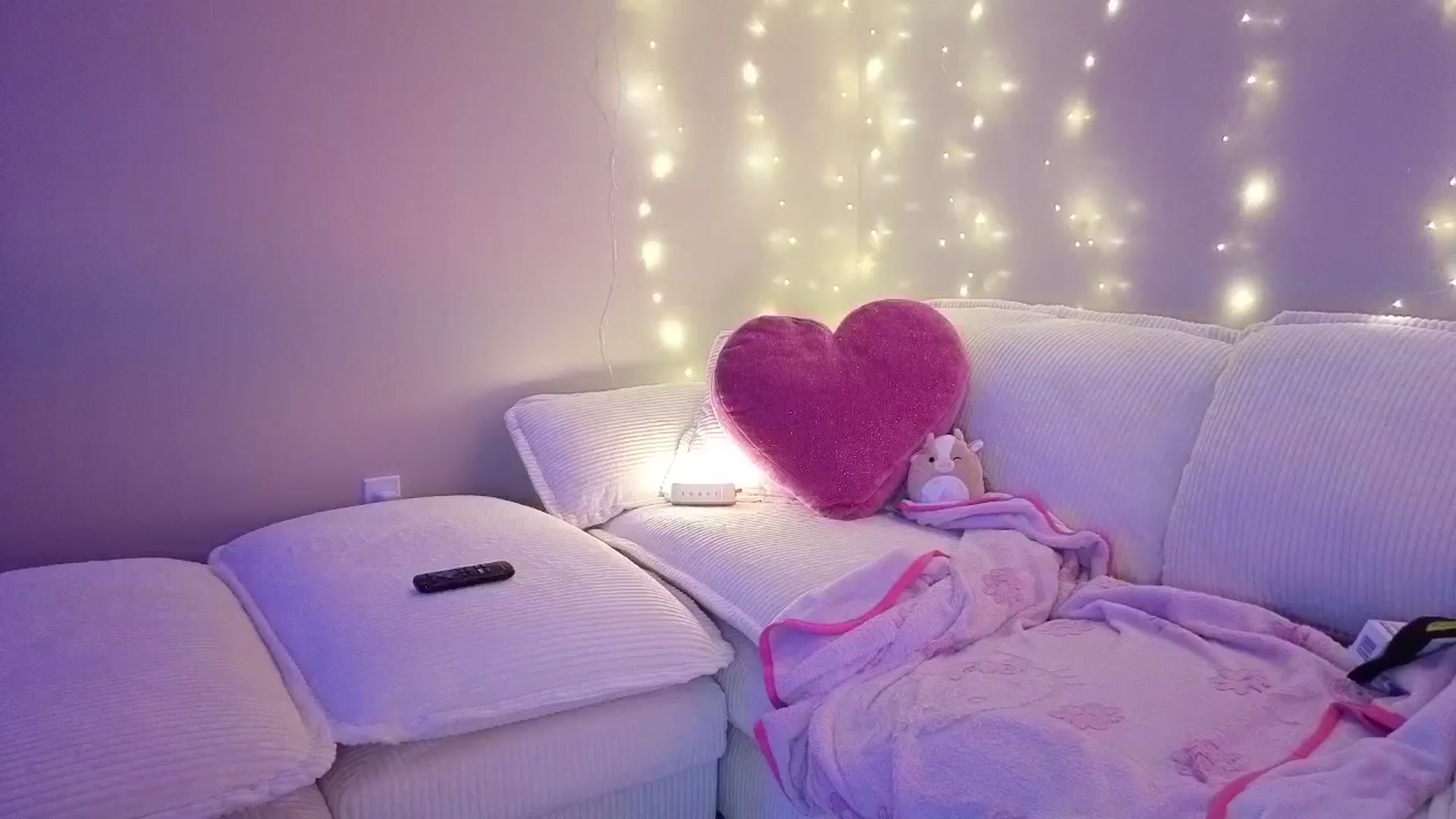 Gallery image thumbnail from Itsivyblue's myfreecams stream on, 12/13/2025, 08:40 image 9 of 20
