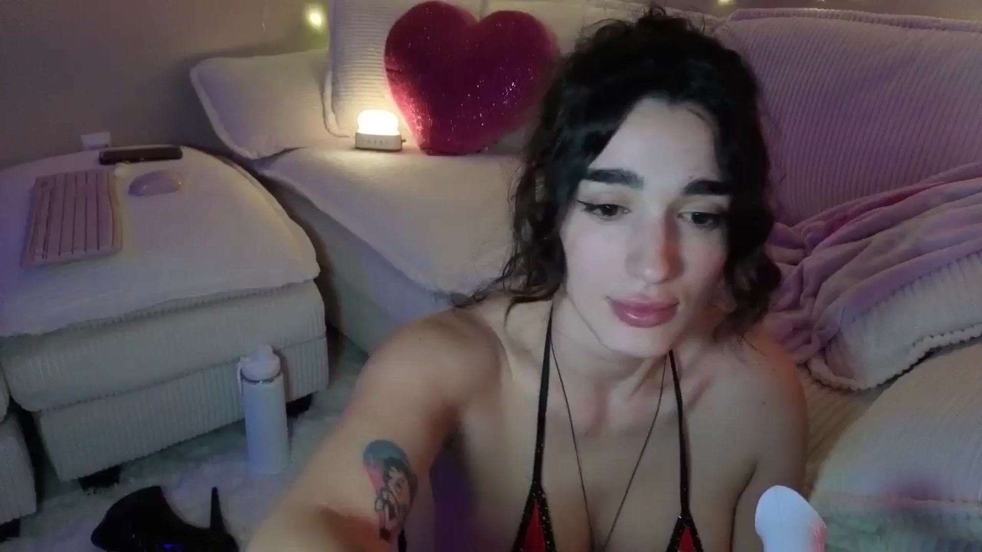 Gallery image thumbnail from Itsivyblue's myfreecams stream on, 12/13/2025, 09:36 image 15 of 20
