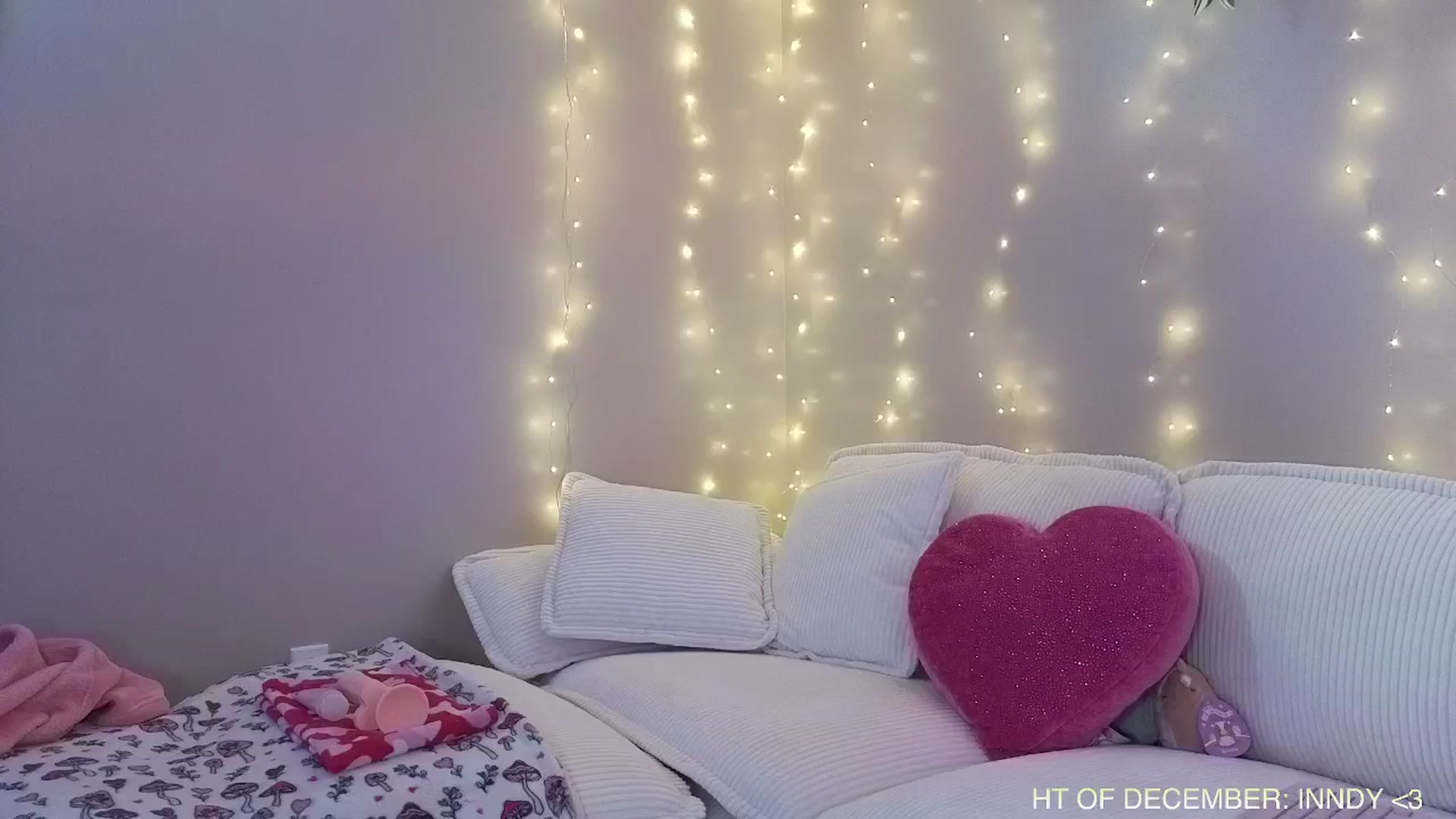 Gallery image thumbnail from Itsivyblue's myfreecams stream on, 12/14/2025, 14:29 image 16 of 20