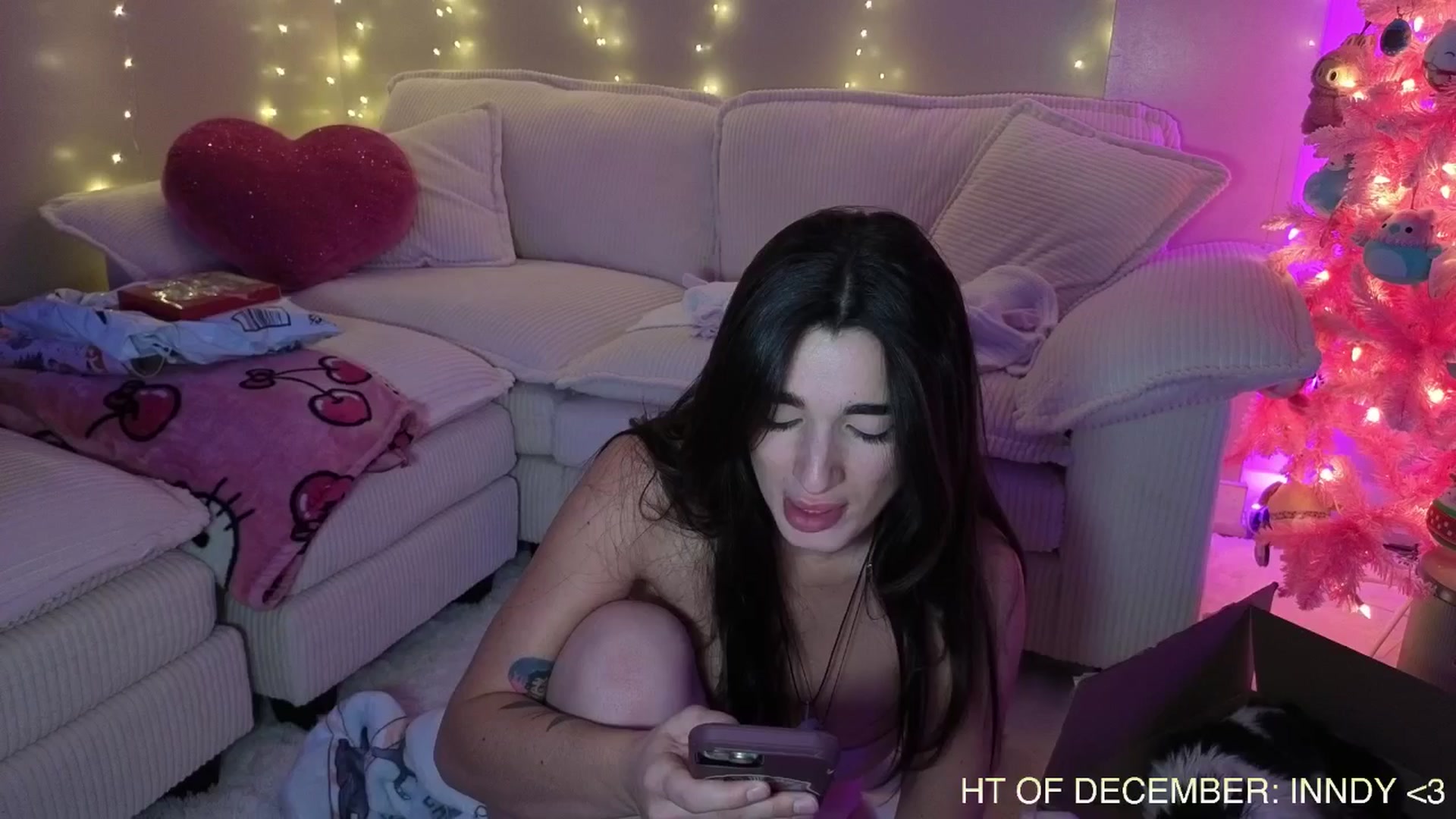 Gallery image thumbnail from Itsivyblue's myfreecams stream on, 12/16/2025, 06:43 image 6 of 20
