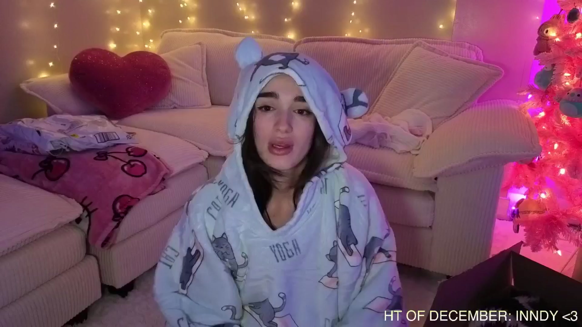 Gallery image thumbnail from Itsivyblue's myfreecams stream on, 12/16/2025, 06:43 image 20 of 20