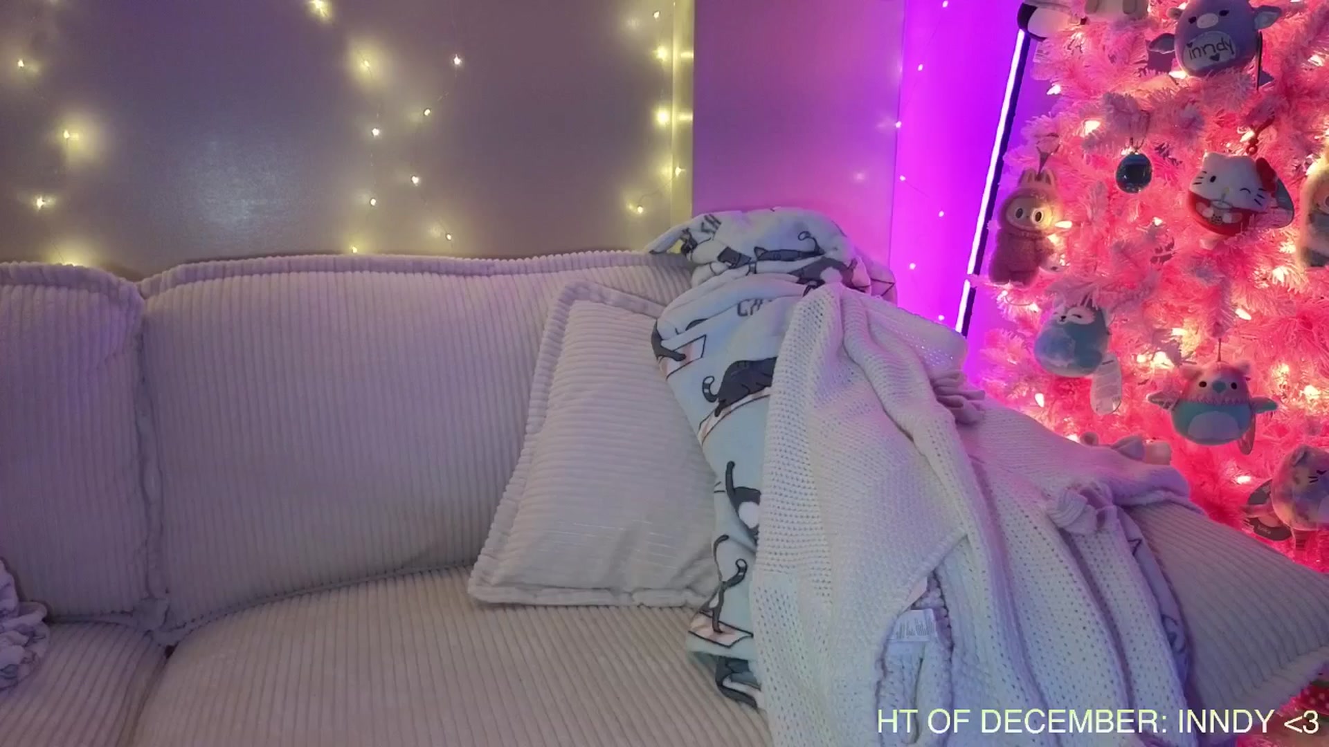Gallery image thumbnail from Itsivyblue's myfreecams stream on, 12/16/2025, 13:03 image 19 of 20