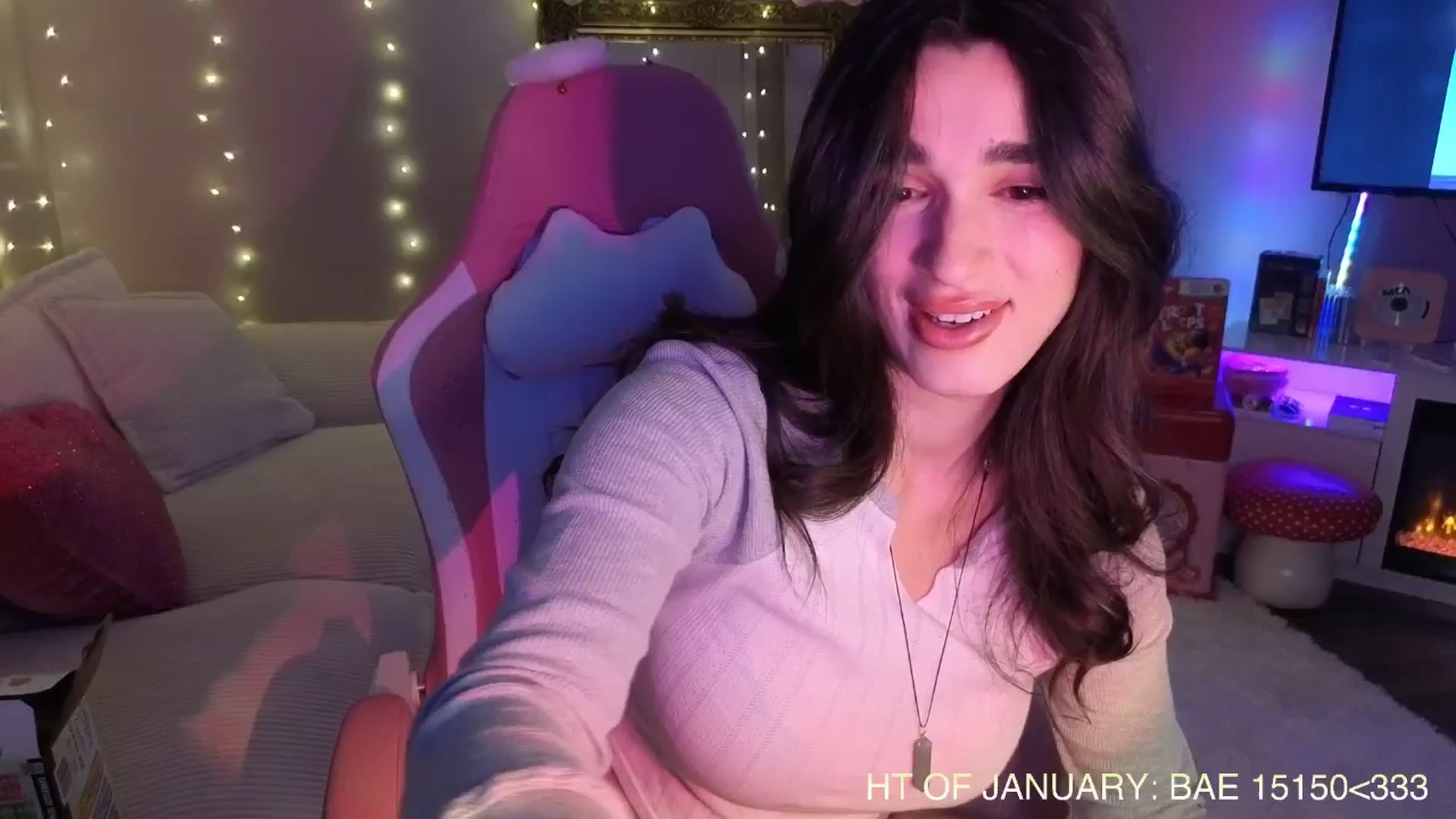 Gallery image thumbnail from Itsivyblue's myfreecams stream on, 01/09/2026, 04:19 image 9 of 20