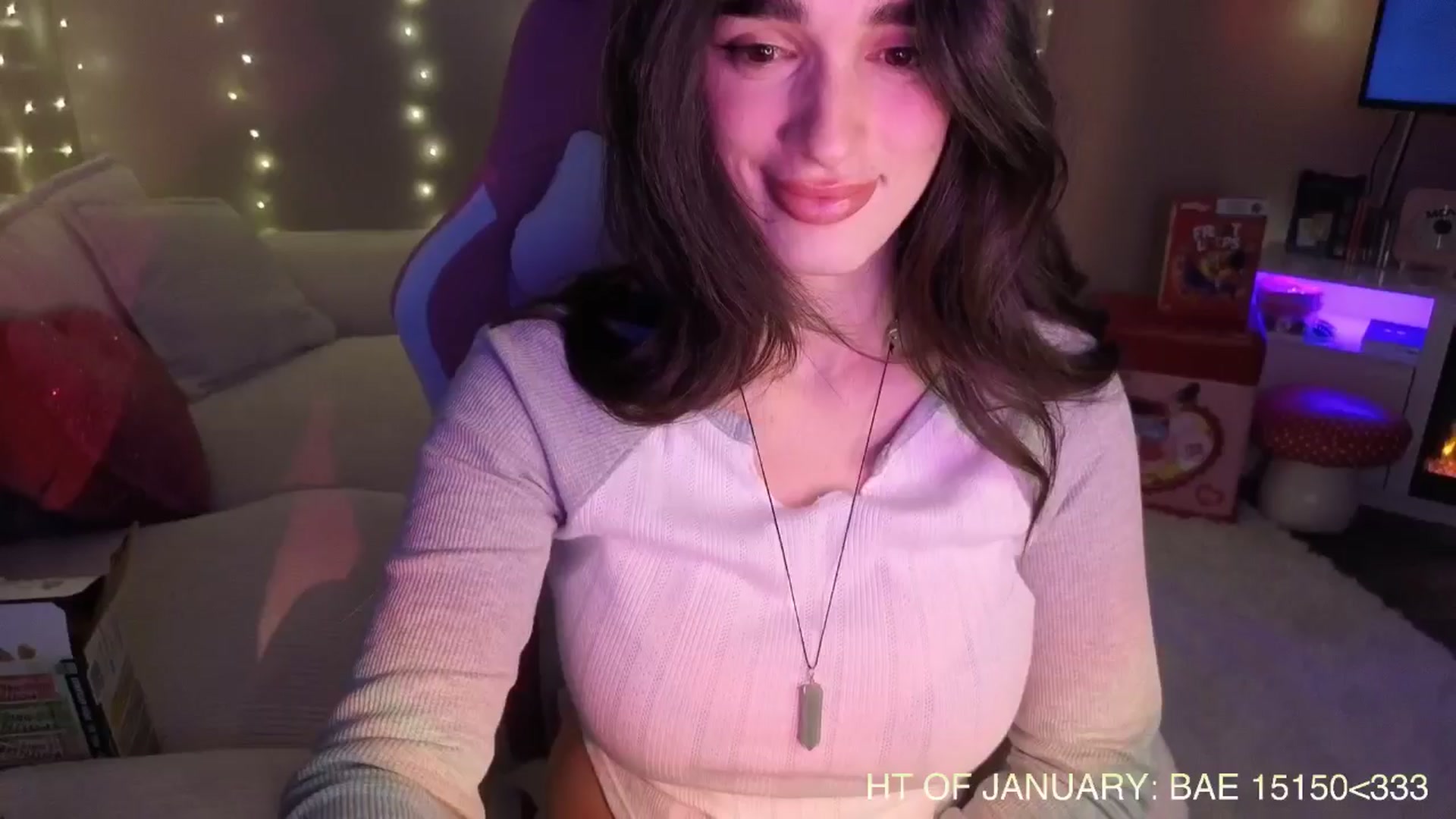 Gallery image thumbnail from Itsivyblue's myfreecams stream on, 01/09/2026, 04:19 image 15 of 20