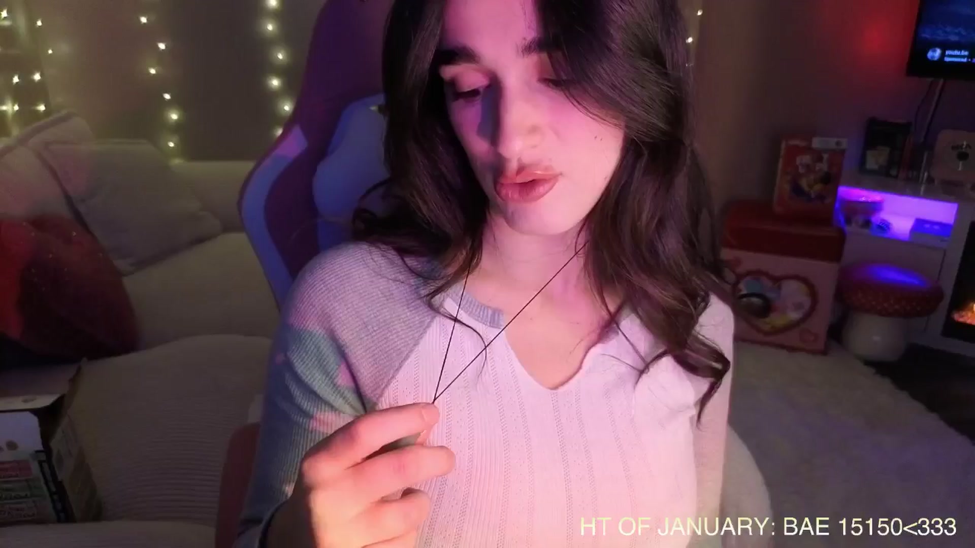Gallery image thumbnail from Itsivyblue's myfreecams stream on, 01/09/2026, 04:19 image 19 of 20