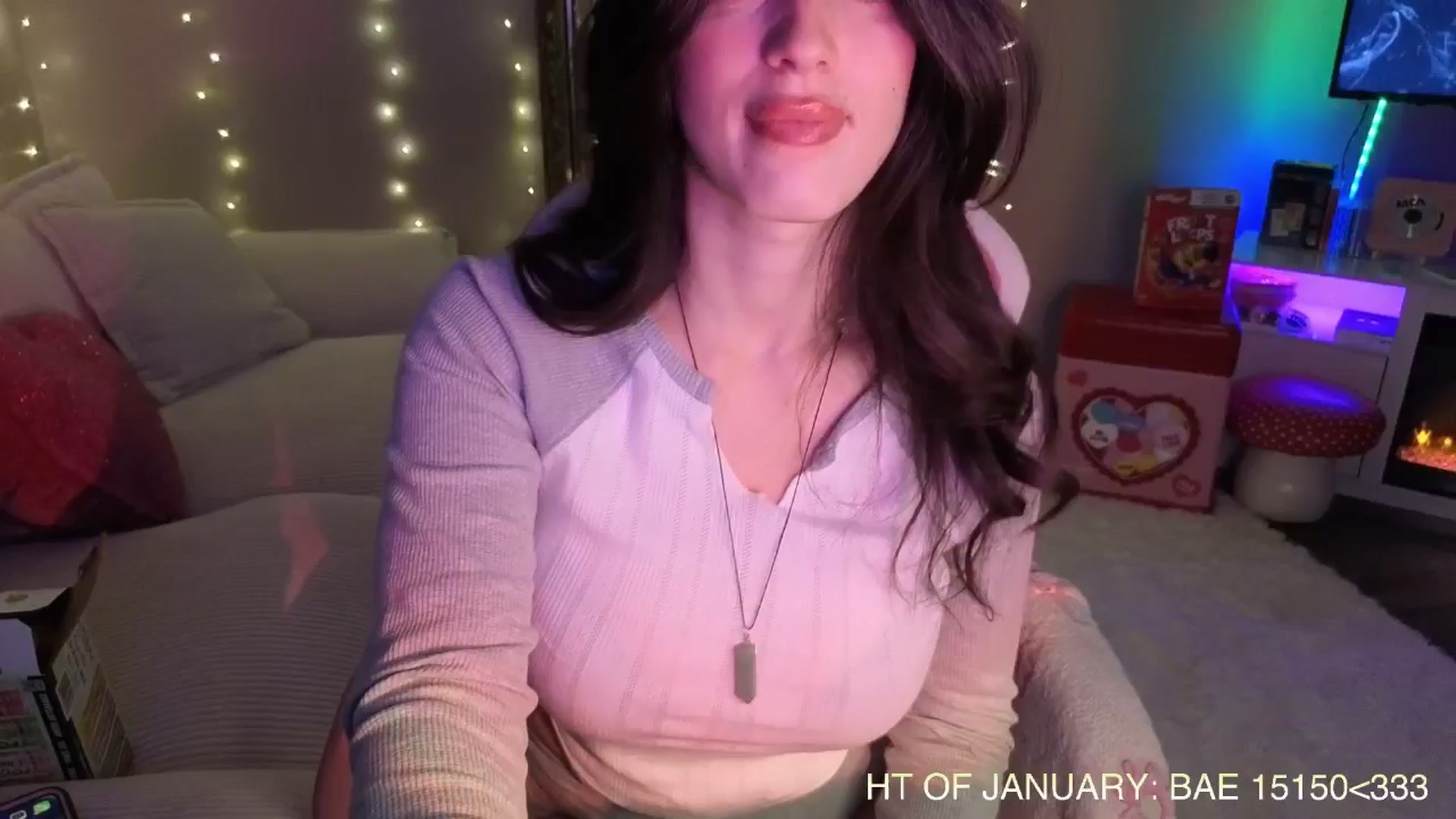 Gallery image thumbnail from Itsivyblue's myfreecams stream on, 01/09/2026, 04:19 image 7 of 20