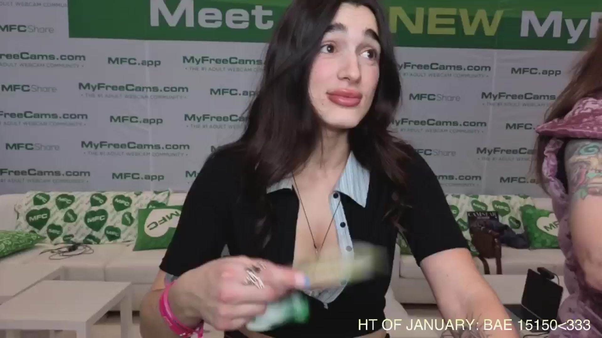 Gallery image thumbnail from Itsivyblue's myfreecams stream on, 01/22/2026, 24:02 image 10 of 20