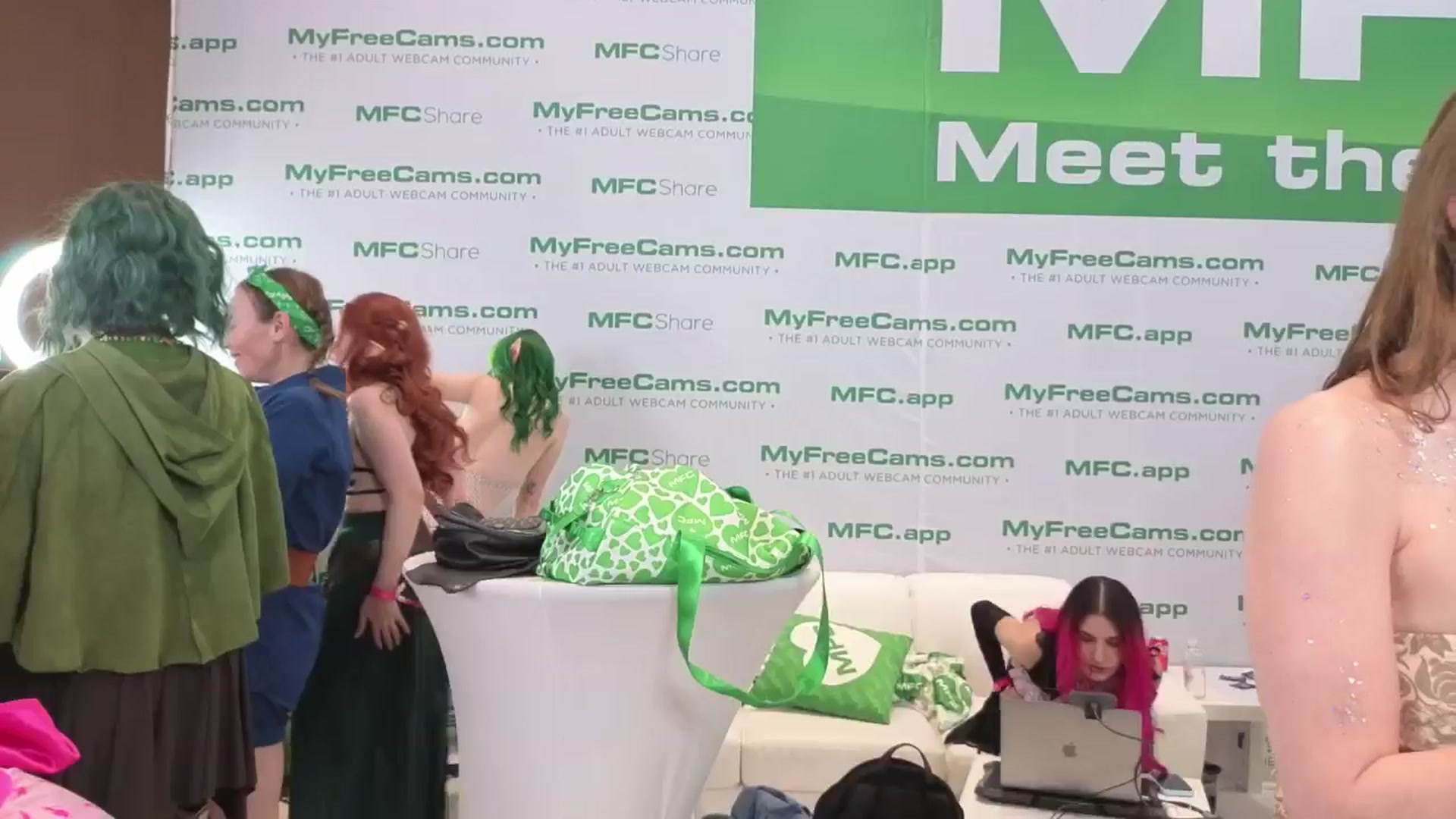 Gallery image thumbnail from Itsivyblue's myfreecams stream on, 01/23/2026, 03:43 image 13 of 20