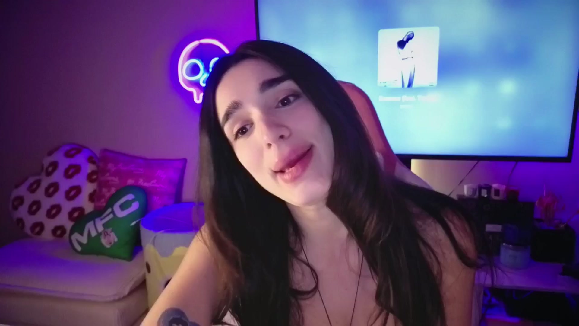 Gallery image thumbnail from Itsivyblue's myfreecams stream on, 01/31/2026, 05:48 image 2 of 20