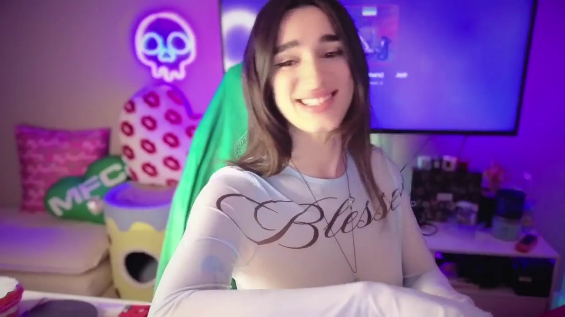 Gallery image thumbnail from Itsivyblue's myfreecams stream on, 02/01/2026, 05:01 image 15 of 20