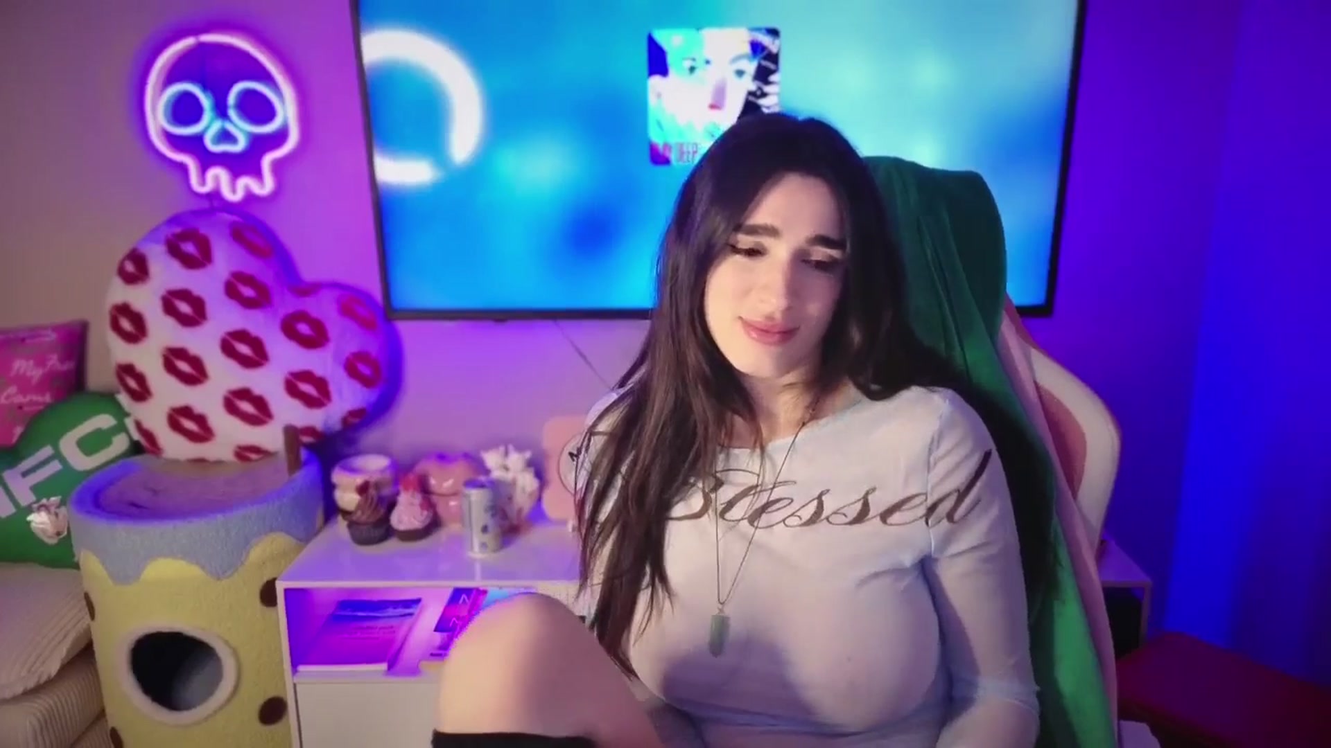 Gallery image thumbnail from Itsivyblue's myfreecams stream on, 02/01/2026, 05:01 image 5 of 20