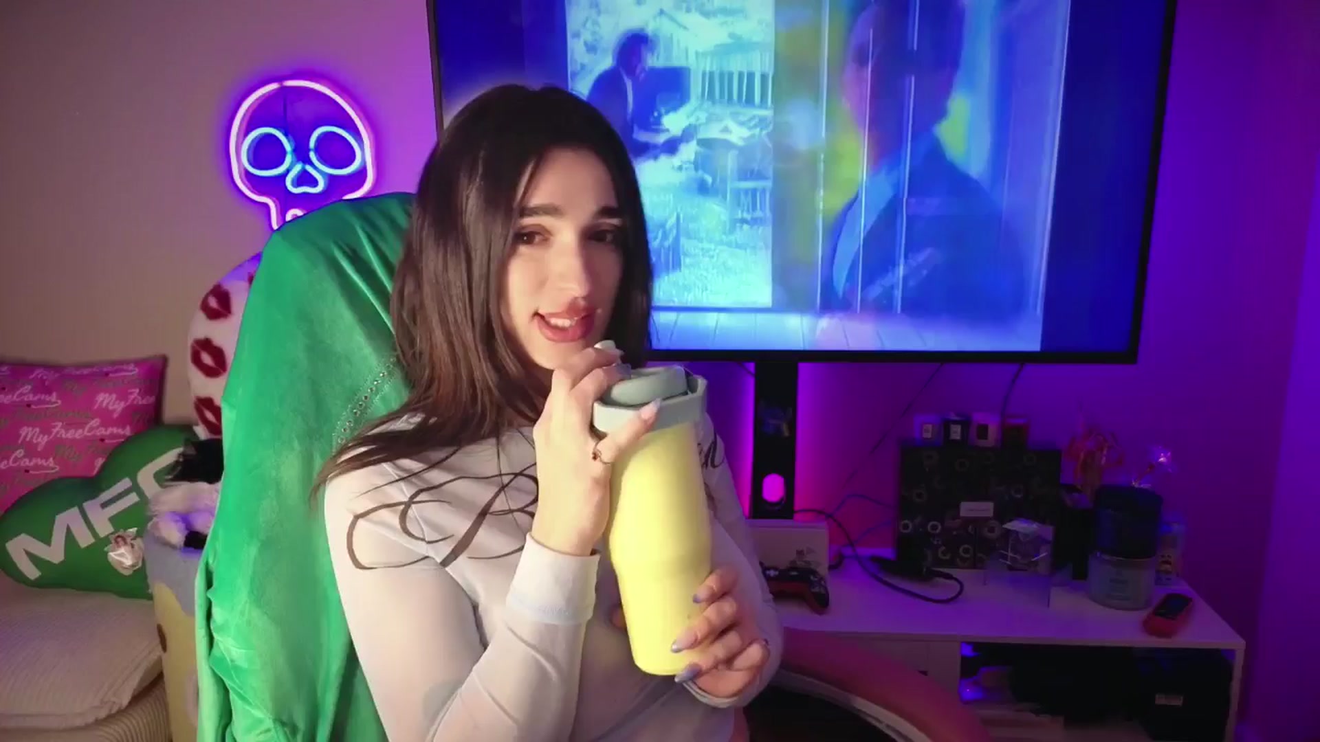 Gallery image thumbnail from Itsivyblue's myfreecams stream on, 02/01/2026, 07:07 image 6 of 20