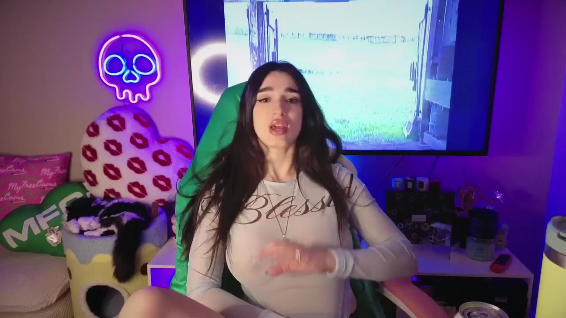 Gallery image thumbnail from Itsivyblue's myfreecams stream on, 02/01/2026, 07:07 image 2 of 20
