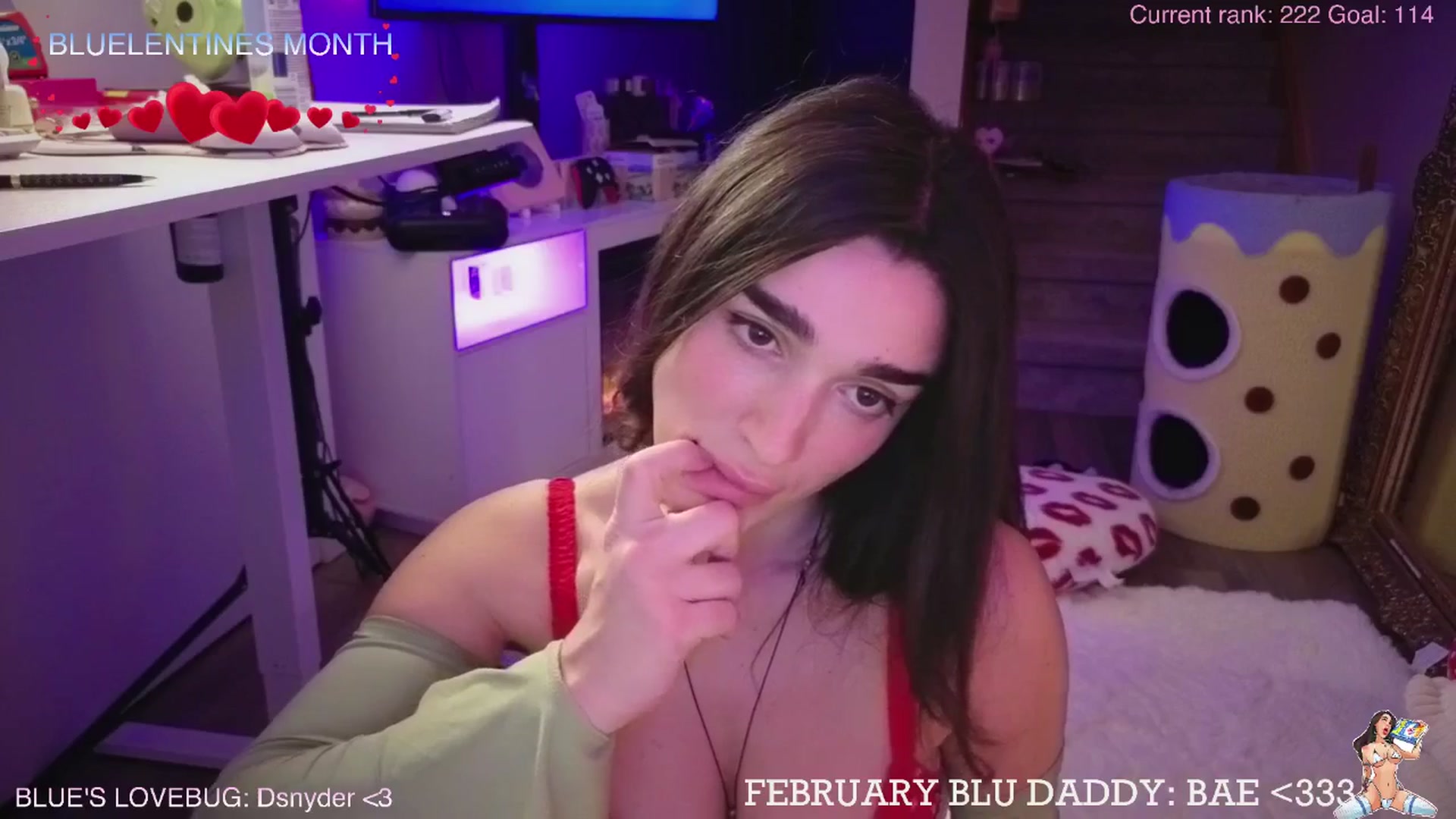 Gallery image thumbnail from Itsivyblue's myfreecams stream on, 02/08/2026, 08:27 image 17 of 20