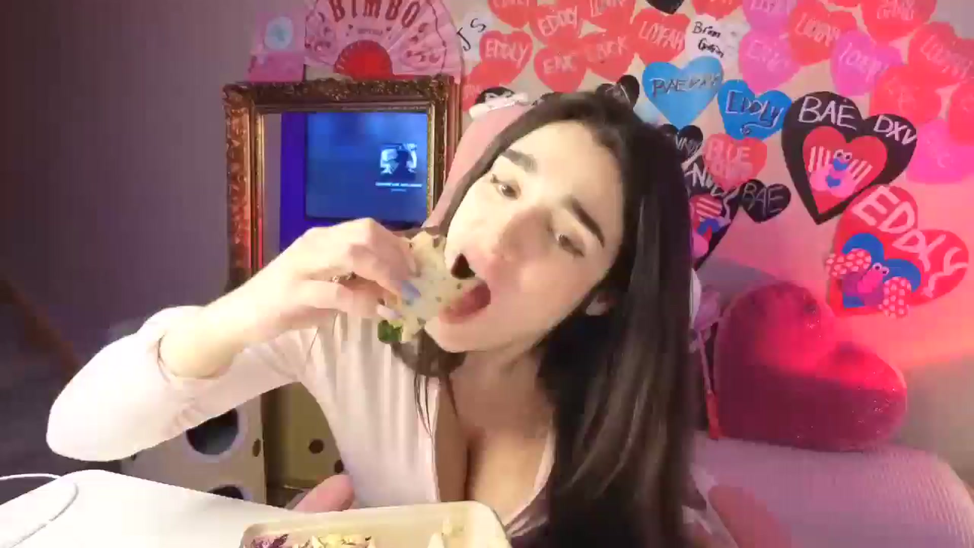 Gallery image thumbnail from Itsivyblue's myfreecams stream on, 02/11/2026, 07:42 image 9 of 20