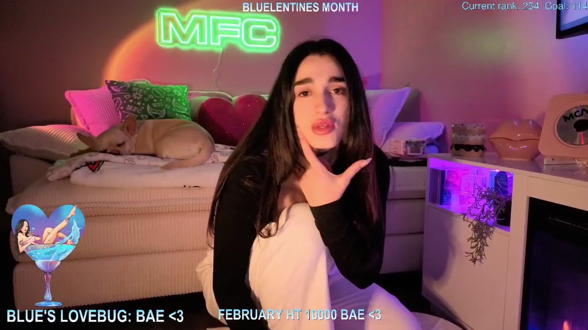 Gallery image thumbnail from Itsivyblue's myfreecams stream on, 02/25/2026, 04:36 image 1 of 20