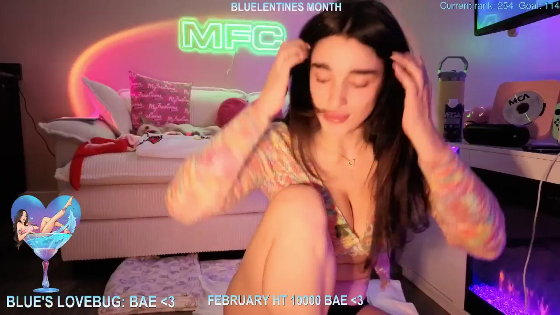 Gallery image thumbnail from Itsivyblue's myfreecams stream on, 02/25/2026, 15:23 image 16 of 20