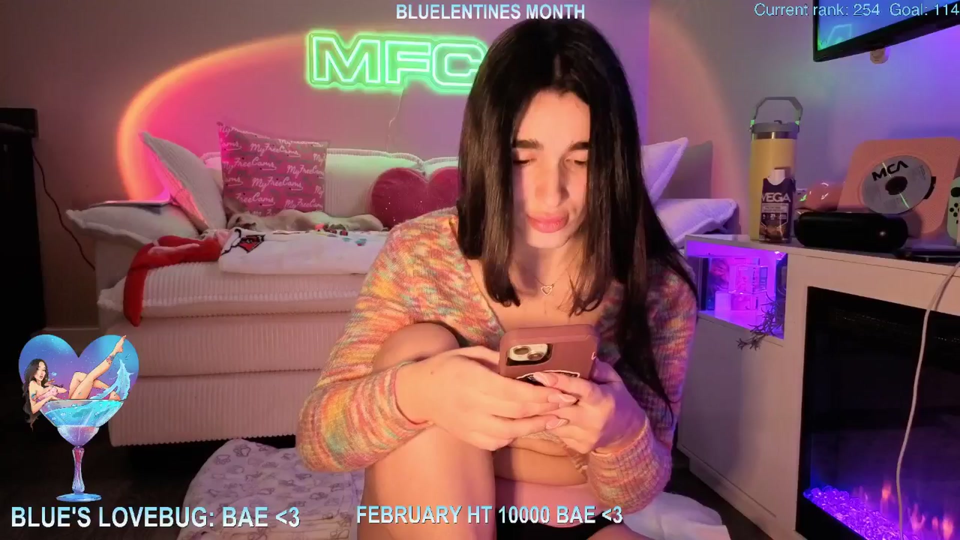 Gallery image thumbnail from Itsivyblue's myfreecams stream on, 02/25/2026, 15:23 image 13 of 20
