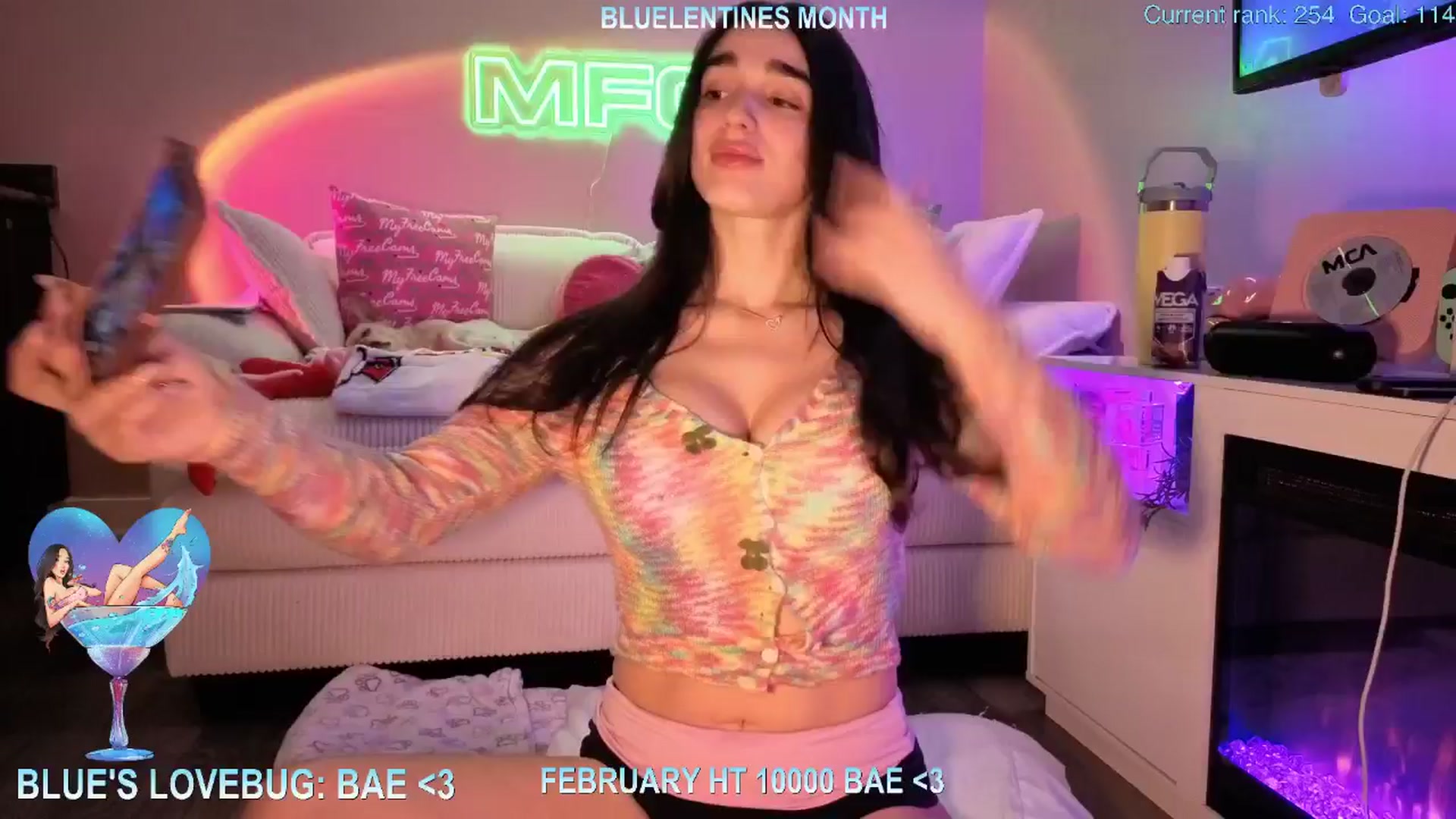 Gallery image thumbnail from Itsivyblue's myfreecams stream on, 02/25/2026, 15:23 image 8 of 20