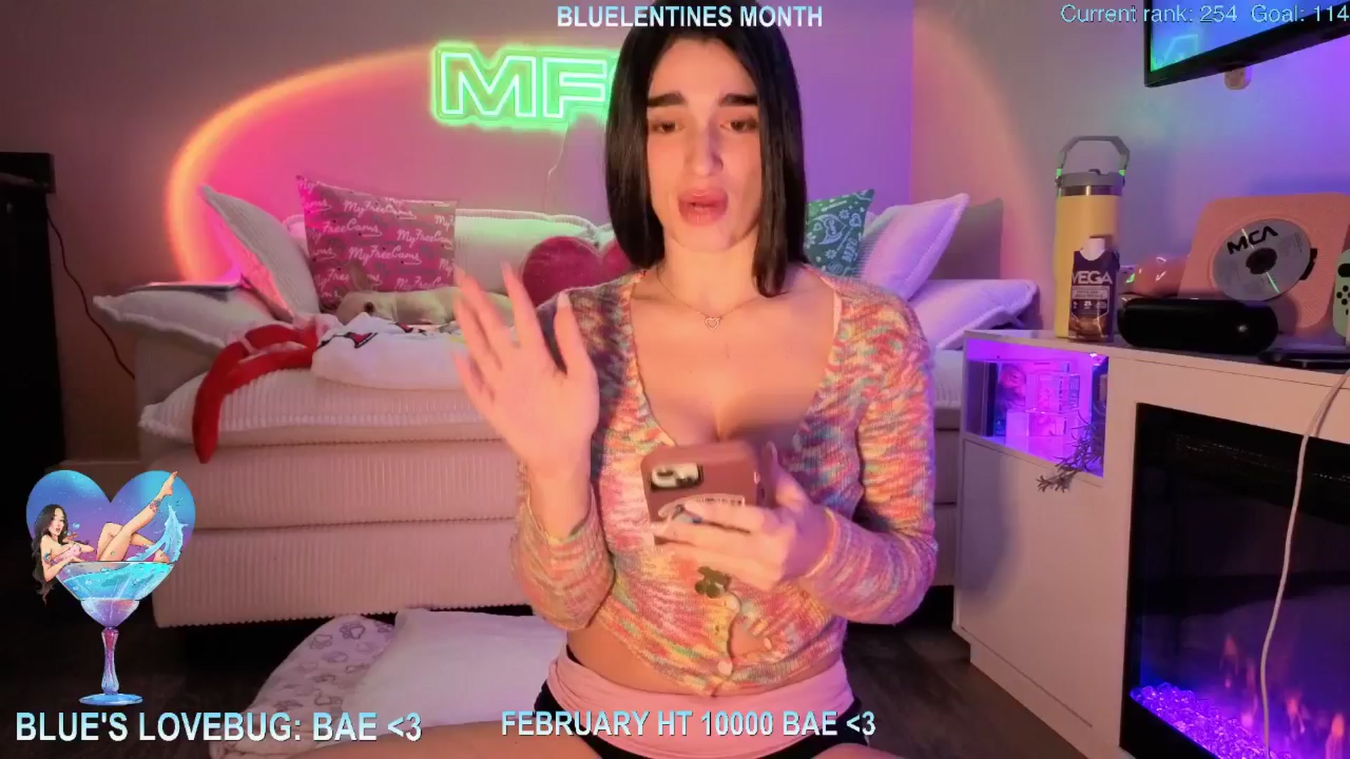 Gallery image thumbnail from Itsivyblue's myfreecams stream on, 02/25/2026, 15:23 image 3 of 20