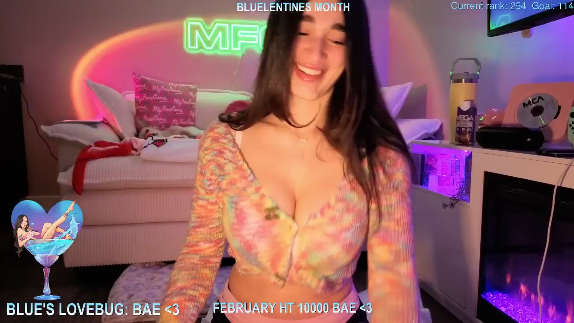 Gallery image thumbnail from Itsivyblue's myfreecams stream on, 02/25/2026, 15:23 image 17 of 20