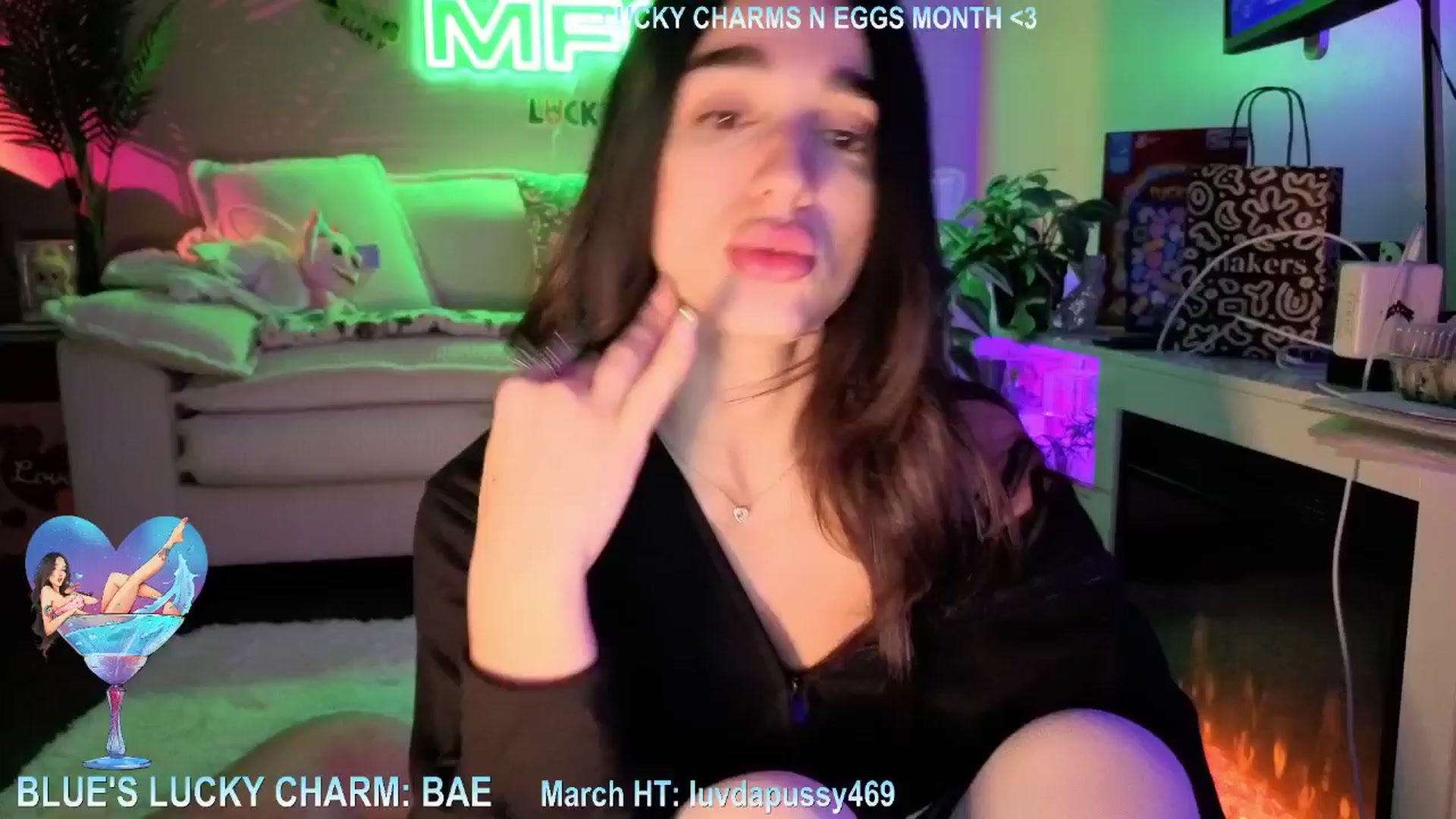 Gallery image thumbnail from Itsivyblue's myfreecams stream on, 03/06/2026, 05:22 image 10 of 20