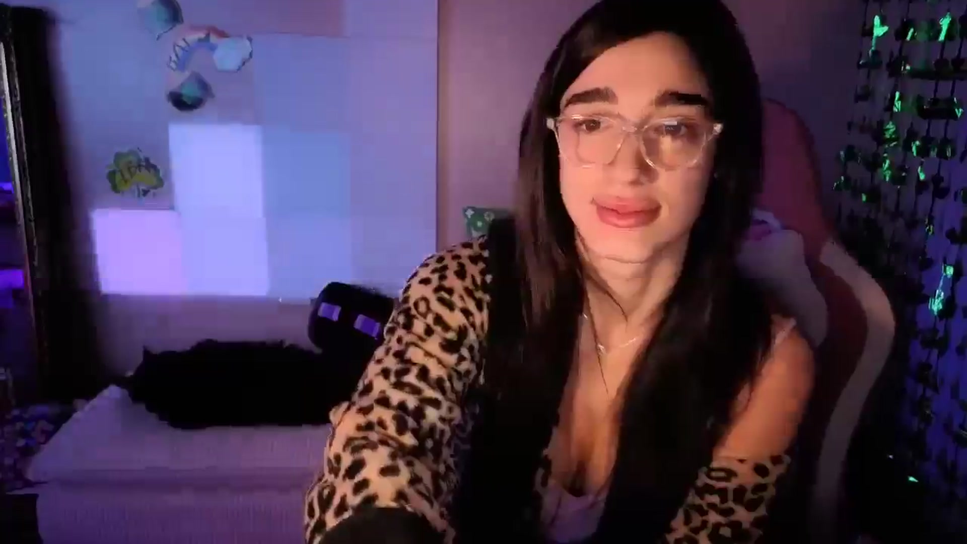 Gallery image thumbnail from Itsivyblue's myfreecams stream on, 03/12/2026, 07:10 image 19 of 20