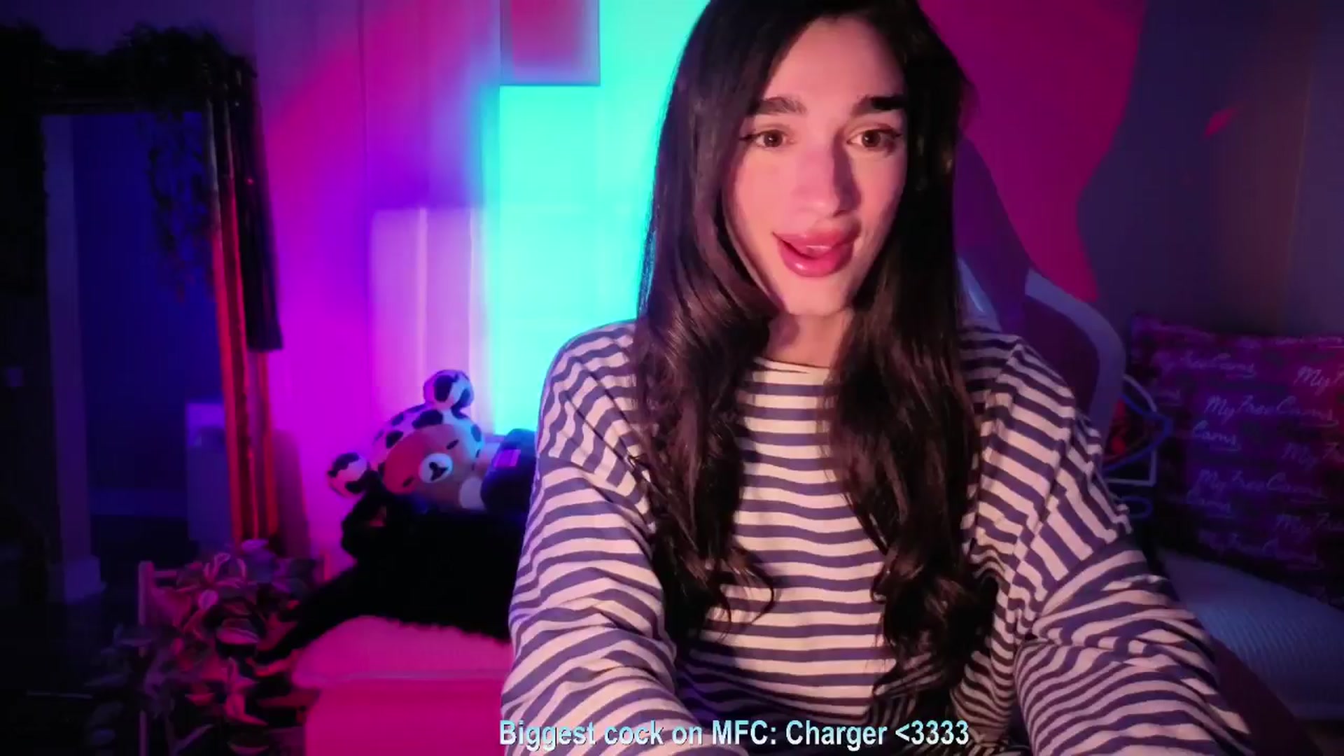 Gallery image thumbnail from Itsivyblue's myfreecams stream on, 04/09/2026, 02:26 image 1 of 20