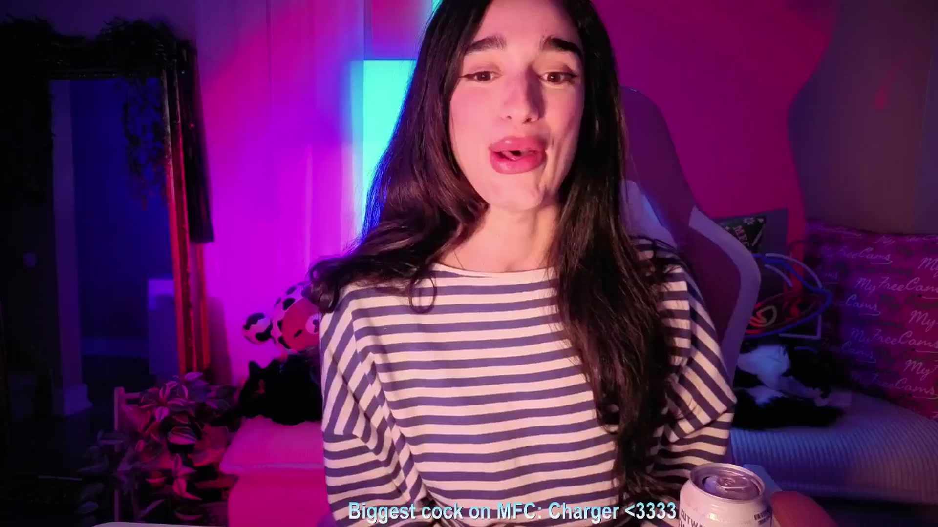 Gallery image thumbnail from Itsivyblue's myfreecams stream on, 04/09/2026, 02:26 image 14 of 20