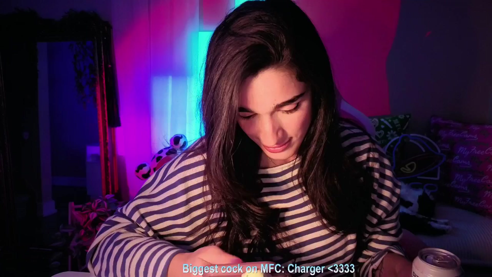 Gallery image thumbnail from Itsivyblue's myfreecams stream on, 04/09/2026, 02:26 image 17 of 20