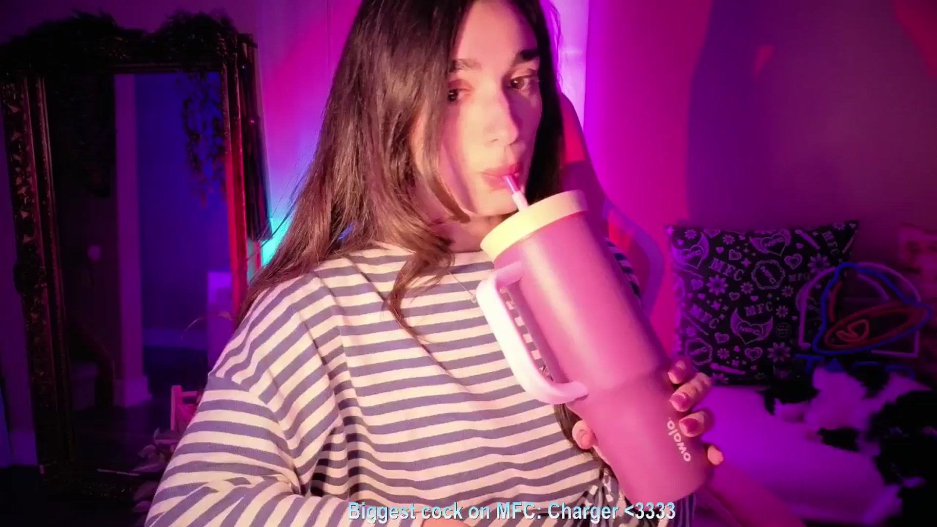 Gallery image thumbnail from Itsivyblue's myfreecams stream on, 04/09/2026, 03:14 image 12 of 20