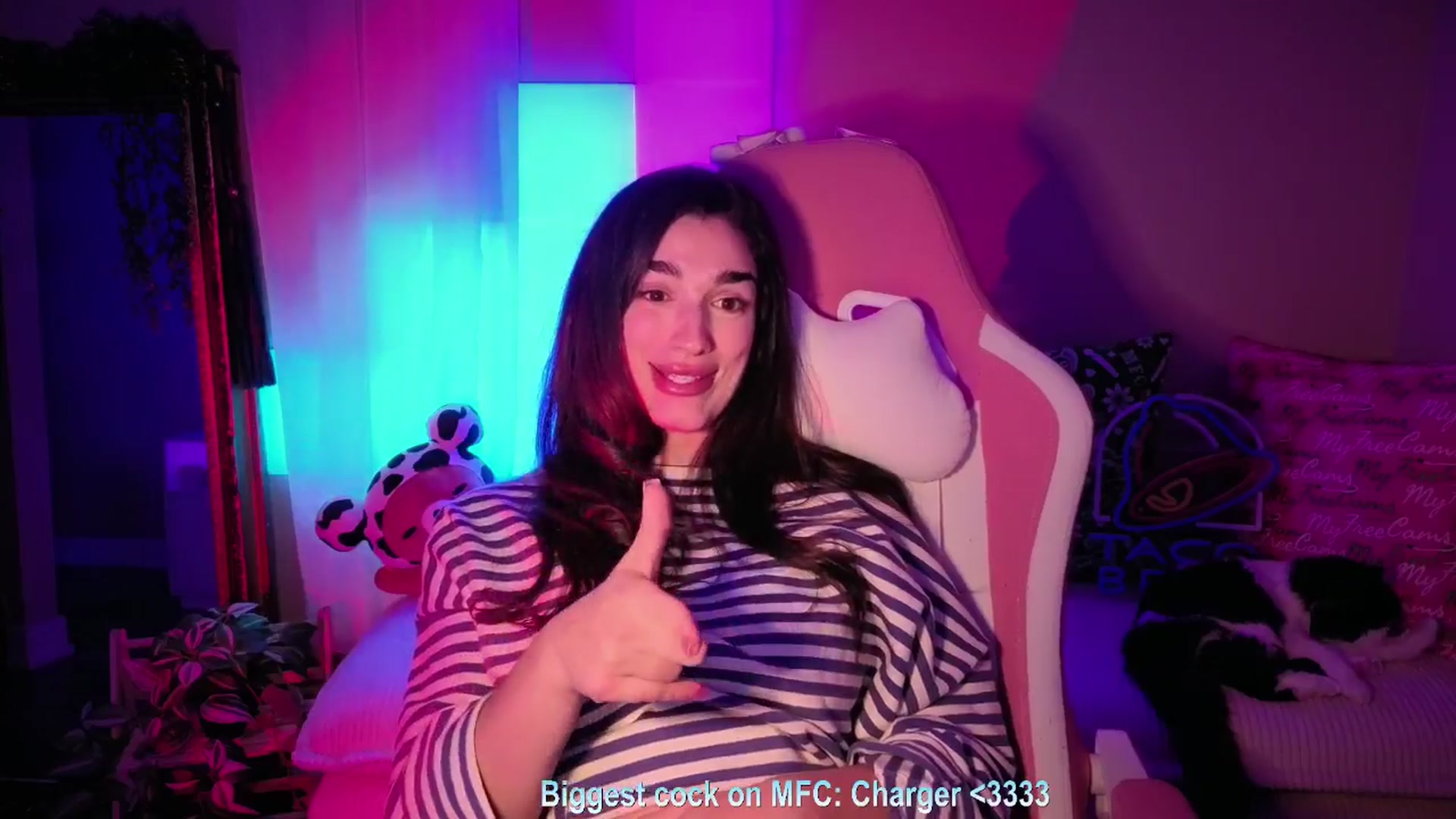 Gallery image thumbnail from Itsivyblue's myfreecams stream on, 04/09/2026, 03:14 image 18 of 20