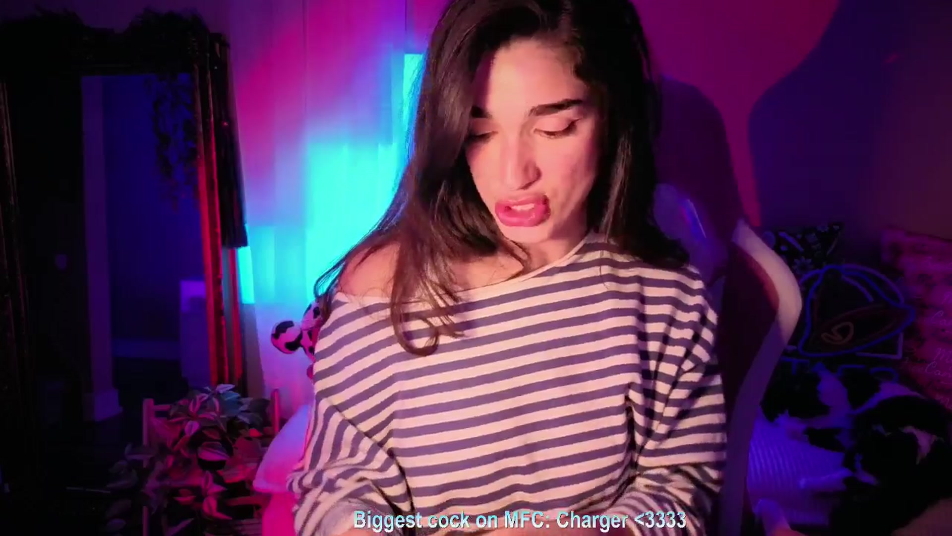 Gallery image thumbnail from Itsivyblue's myfreecams stream on, 04/09/2026, 03:14 image 6 of 20