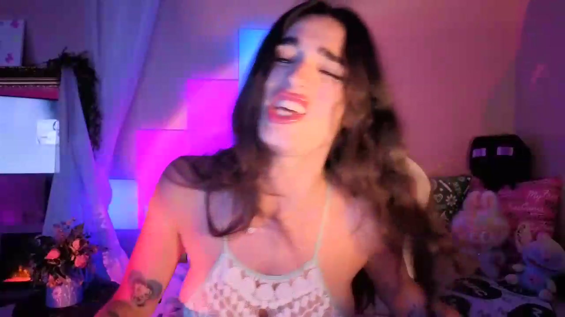 Gallery image thumbnail from Itsivyblue's myfreecams stream on, 06/10/2026, 04:18 image 19 of 20