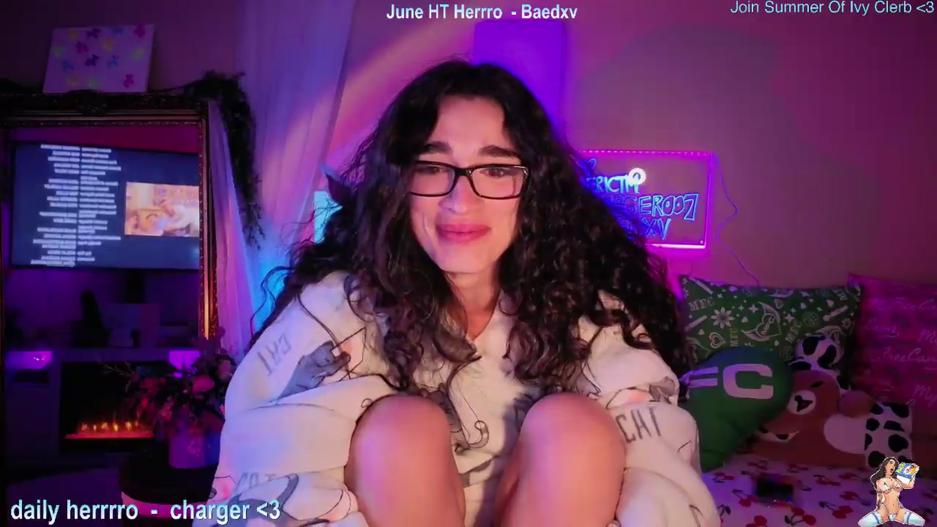 Gallery image thumbnail from Itsivyblue's myfreecams stream on, 06/11/2026, 04:37 image 11 of 20
