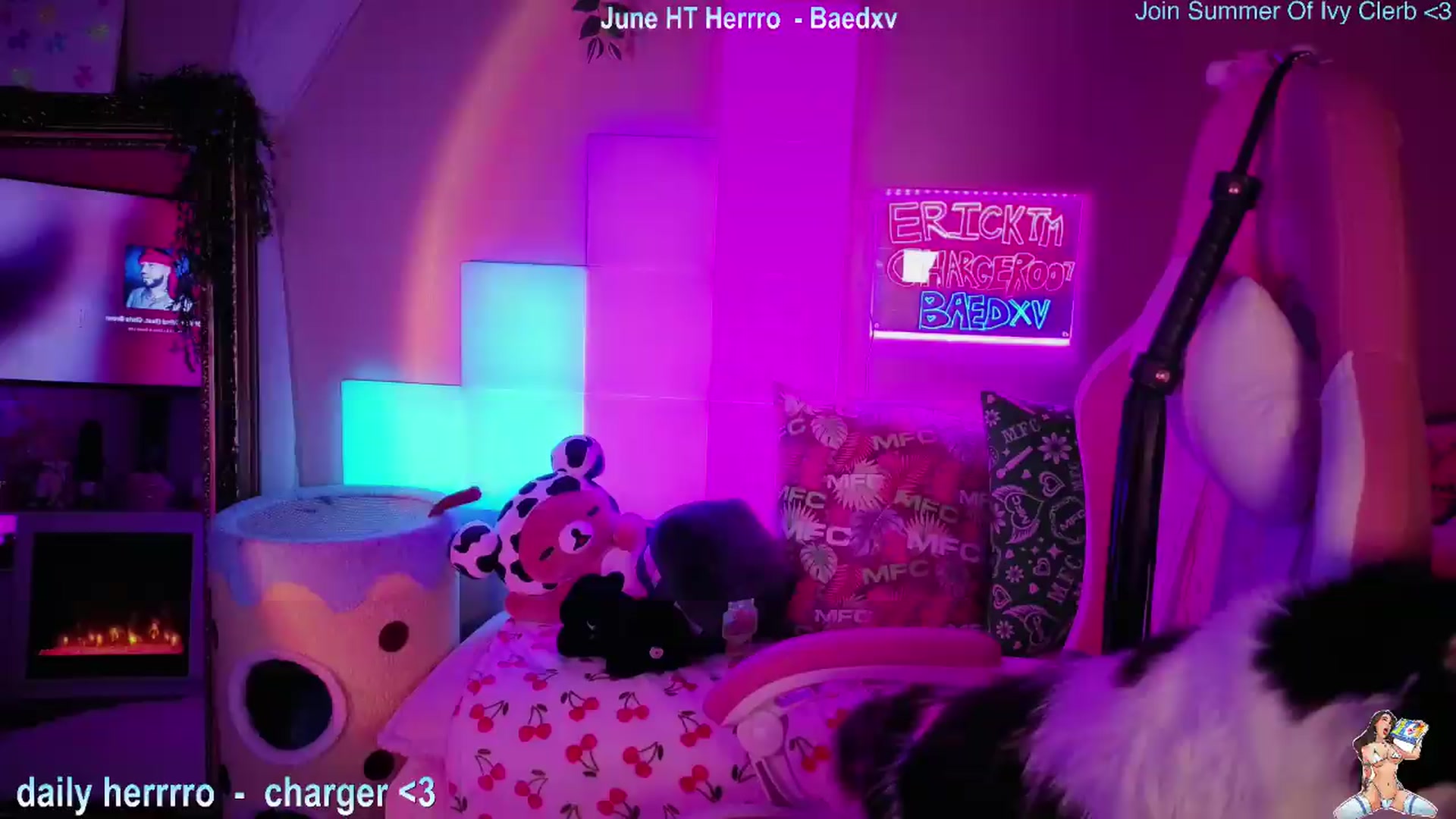 Gallery image thumbnail from Itsivyblue's myfreecams stream on, 06/23/2026, 06:15 image 3 of 20