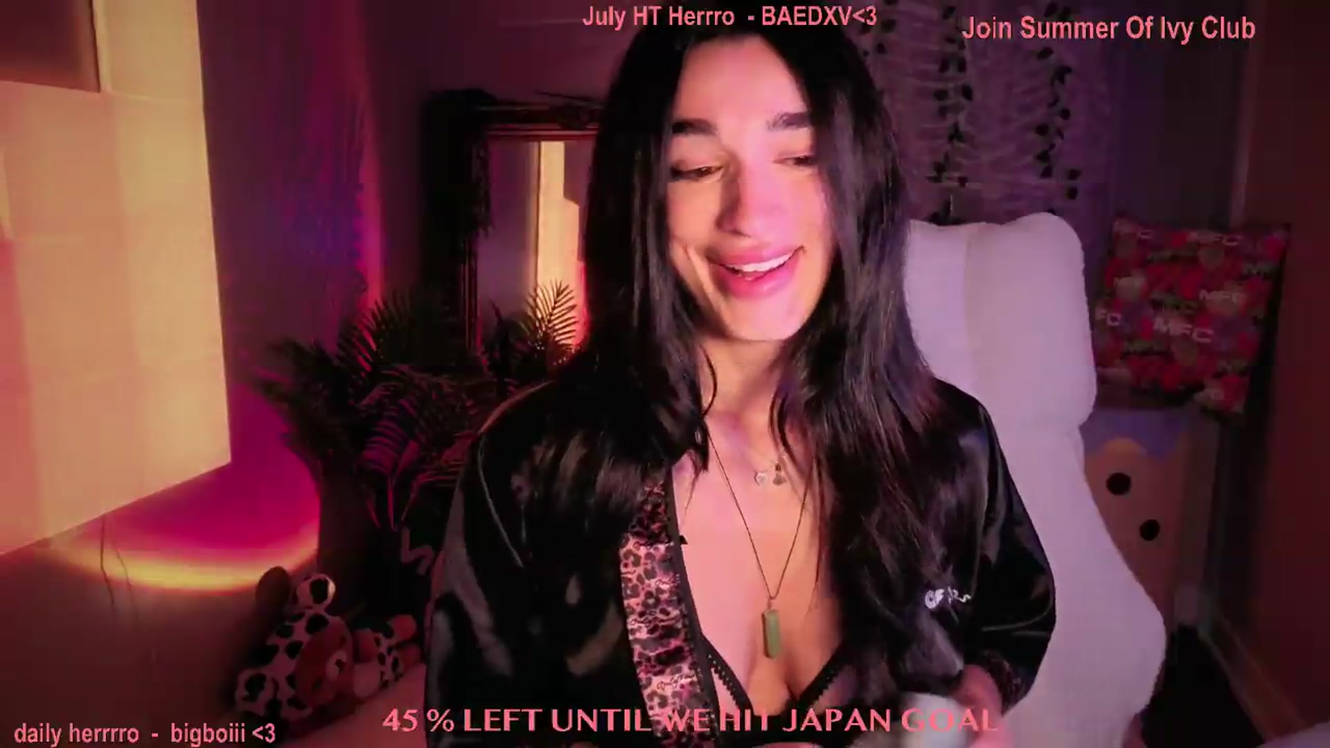 Gallery image thumbnail from Itsivyblue's myfreecams stream on, 07/16/2026, 08:58 image 15 of 20