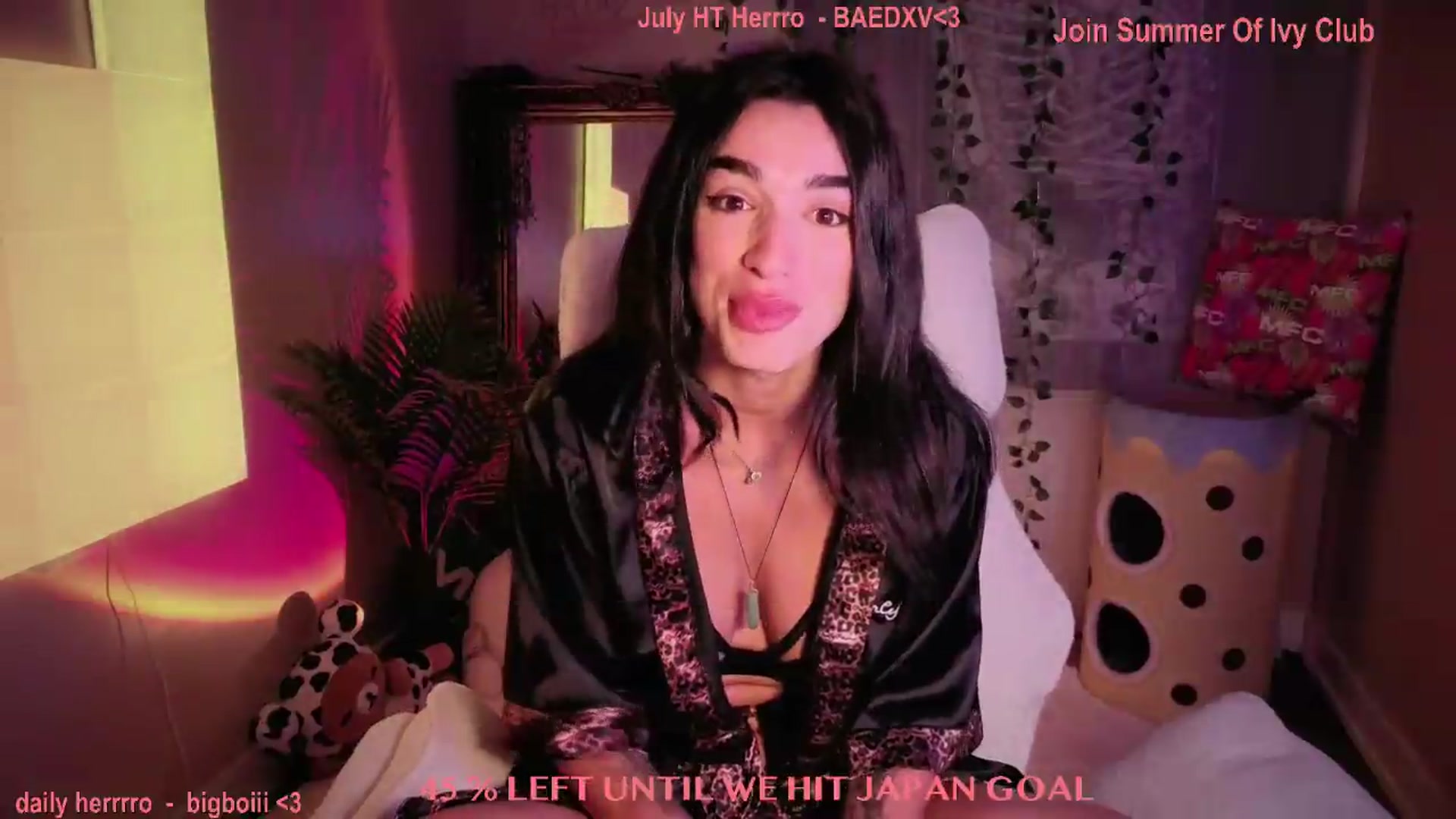 Gallery image thumbnail from Itsivyblue's myfreecams stream on, 07/16/2026, 08:58 image 6 of 20