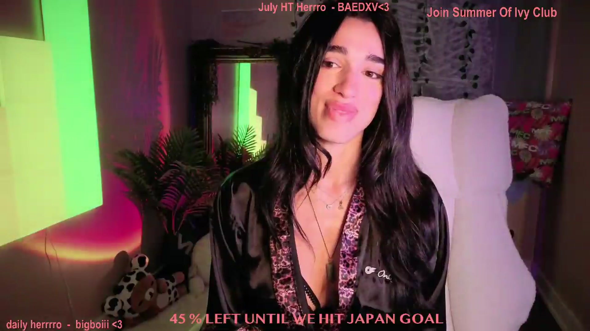 Gallery image thumbnail from Itsivyblue's myfreecams stream on, 07/16/2026, 08:58 image 16 of 20