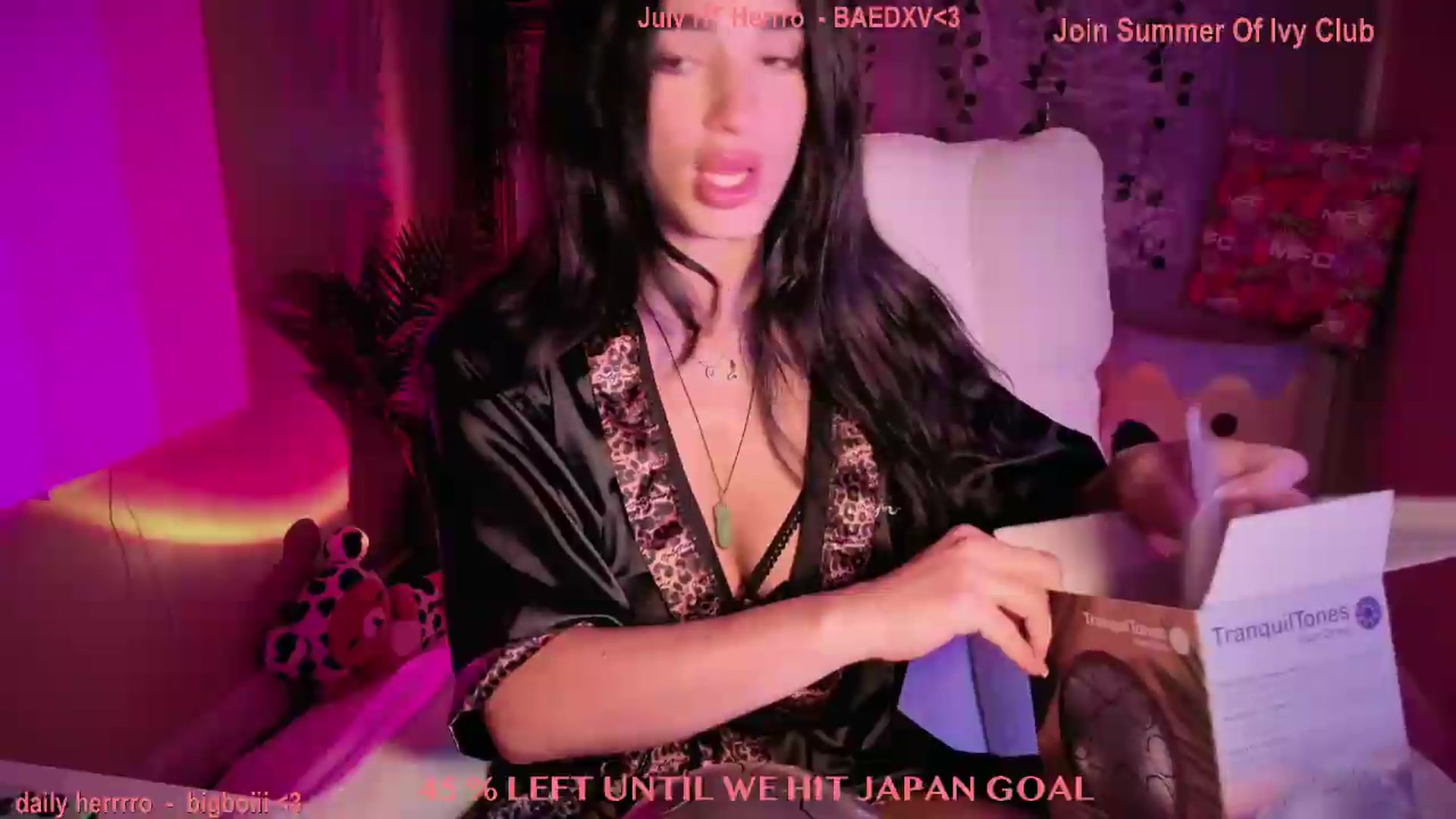 Gallery image thumbnail from Itsivyblue's myfreecams stream on, 07/16/2026, 08:58 image 9 of 20