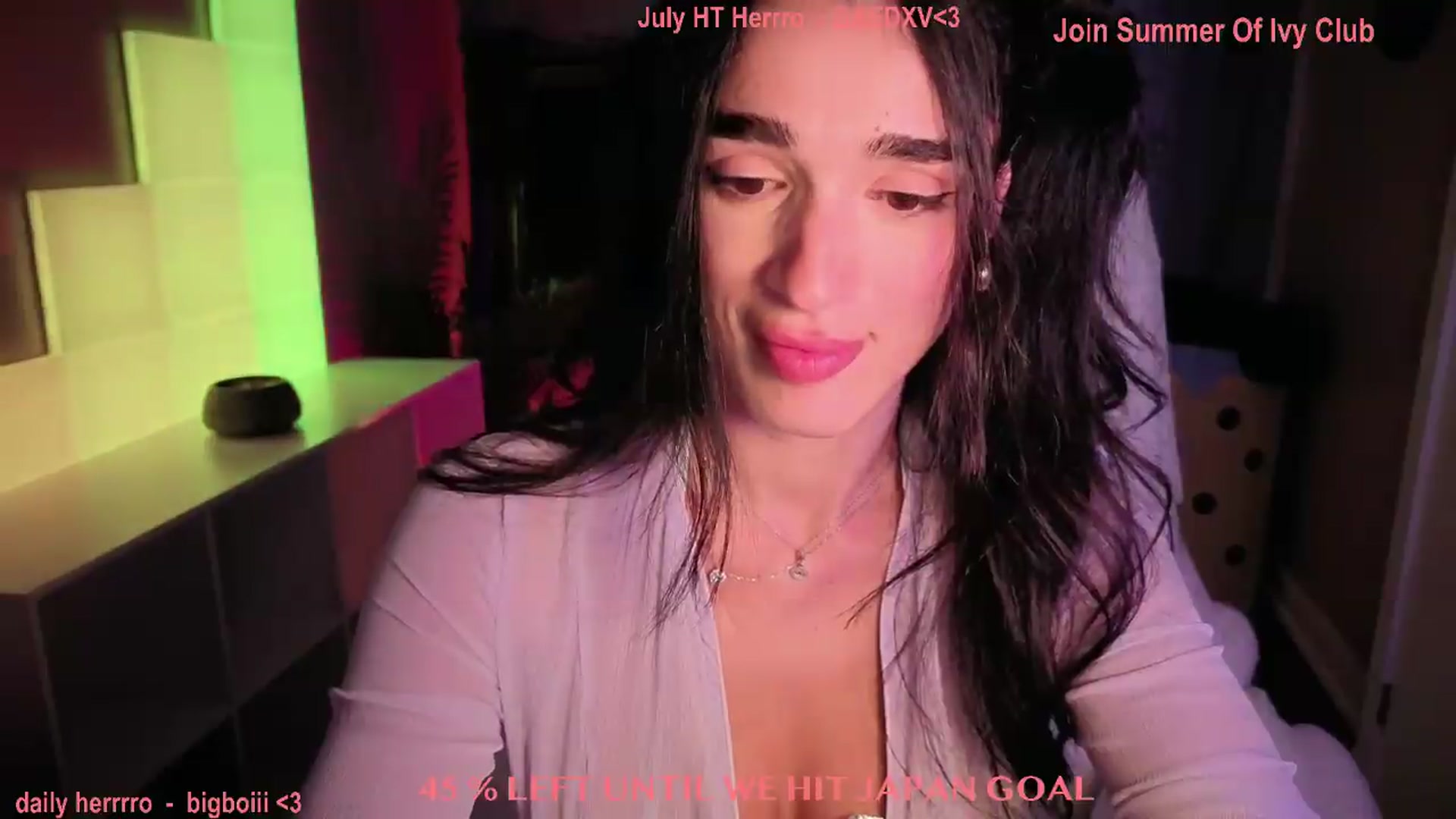 Gallery image thumbnail from Itsivyblue's myfreecams stream on, 07/17/2026, 05:40 image 18 of 20