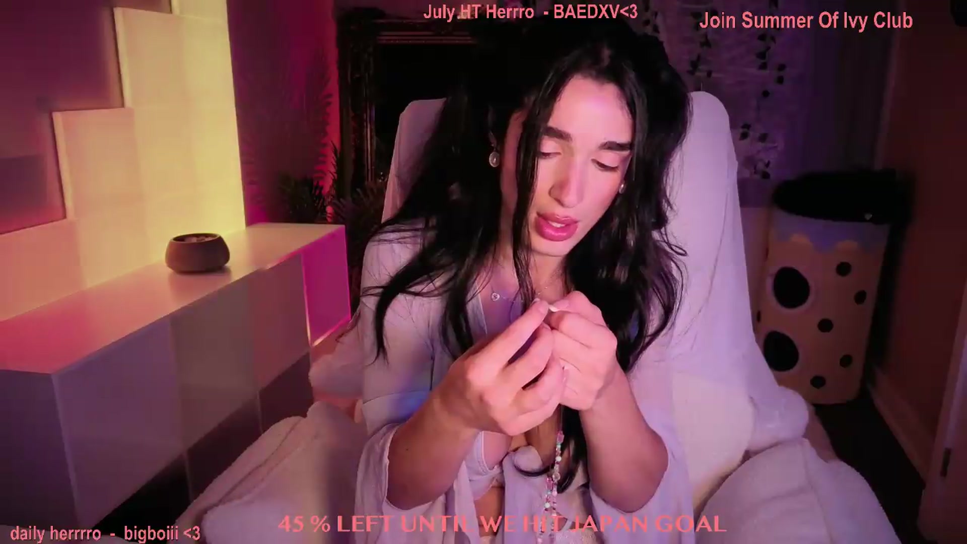 Gallery image thumbnail from Itsivyblue's myfreecams stream on, 07/17/2026, 05:40 image 11 of 20